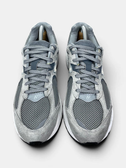 New Balance 2002R — buty sportowe damskie w bardzo dobrym stanie rozmiar 40.5, widok z góry