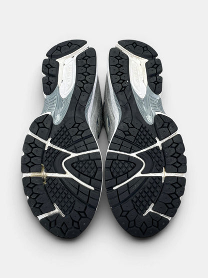 New Balance 2002R — buty sportowe damskie w bardzo dobrym stanie rozmiar 40.5, podeszwa