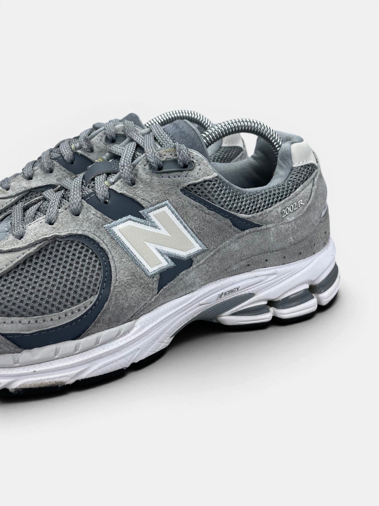 New Balance 2002R — buty sportowe damskie w bardzo dobrym stanie rozmiar 40.5, opcjonalne zdjęcie 1