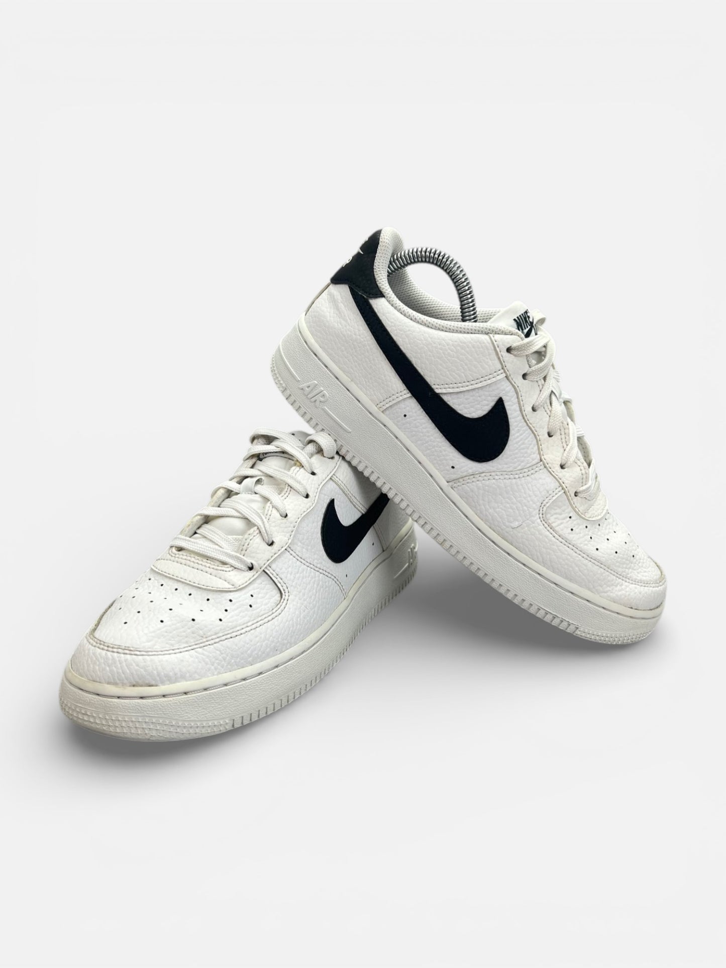 Nike Air Force 1 Low '07 White Black — buty sportowe męskie nowe rozmiar 40, boczny profil