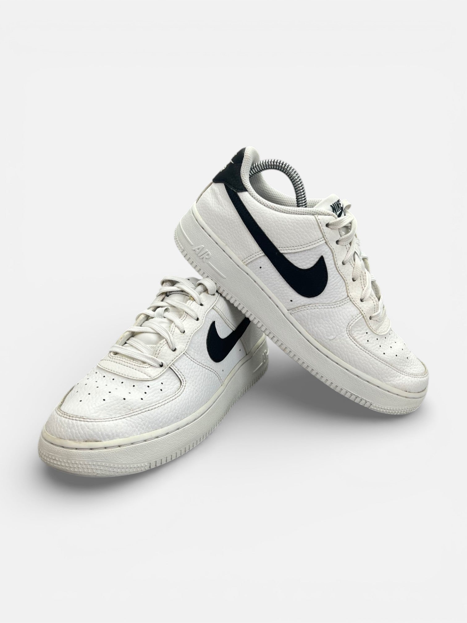 Nike Air Force 1 Low '07 White Black — buty sportowe męskie nowe rozmiar 40, boczny profil