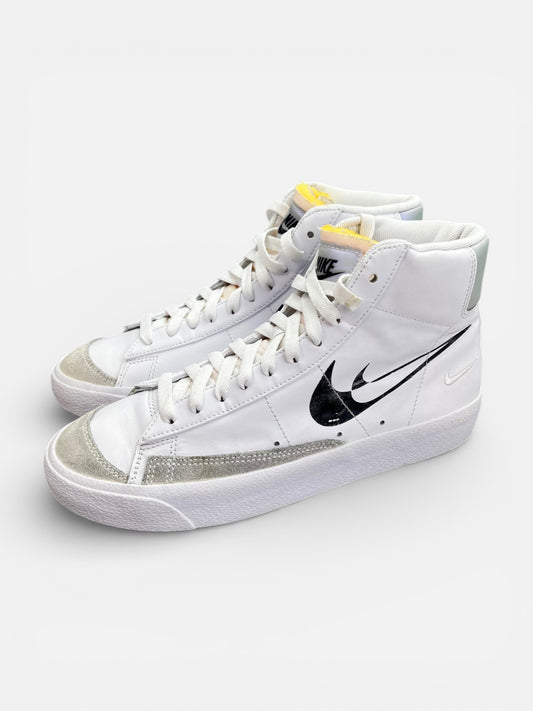 Nike Blazer Mid '77 Double Swoosh - buty sportowe, widok z boku