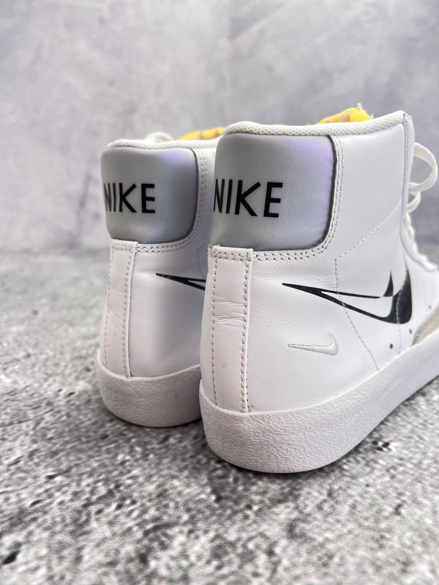 Nike Blazer Mid '77 Double Swoosh — buty sportowe męskie w bardzo dobrym stanie rozmiar 39, widok z góry