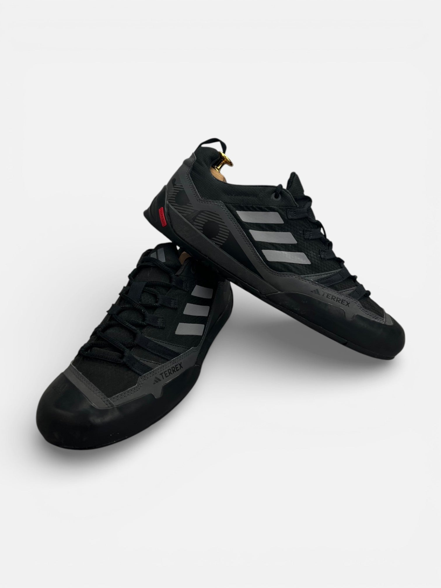 adidas Terrex Swift Solo 2.0 Core Black - buty sportowe, boczny profil