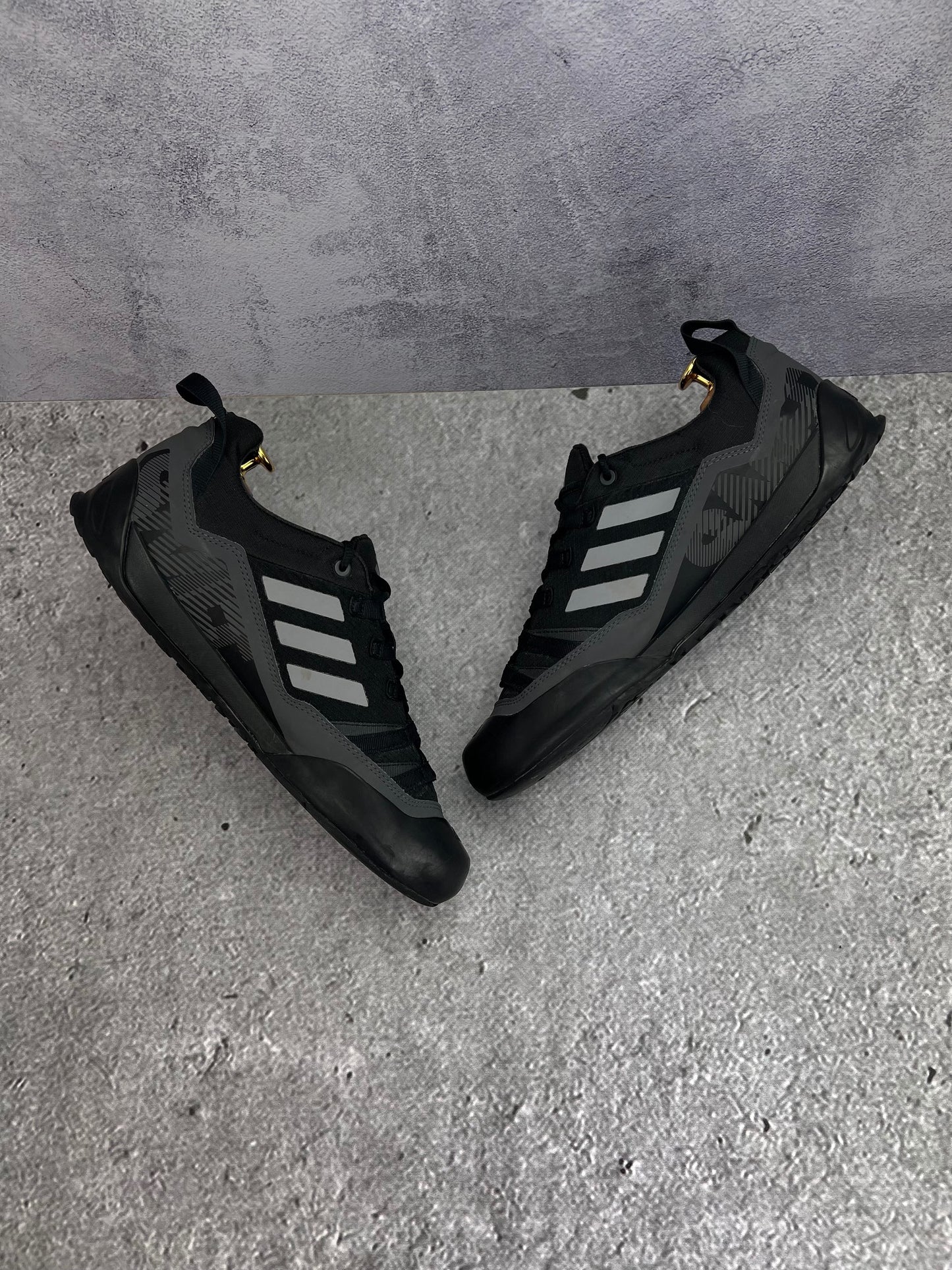 adidas Terrex Swift Solo 2.0 Core Black - buty sportowe, widok z góry na wewnętrzną stronę butów