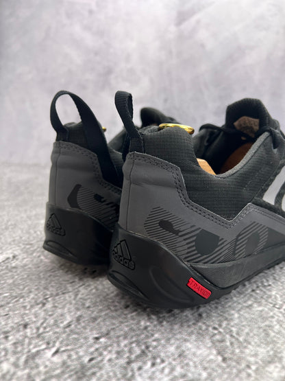 adidas Terrex Swift Solo 2.0 Core Black - buty sportowe, widok z góry