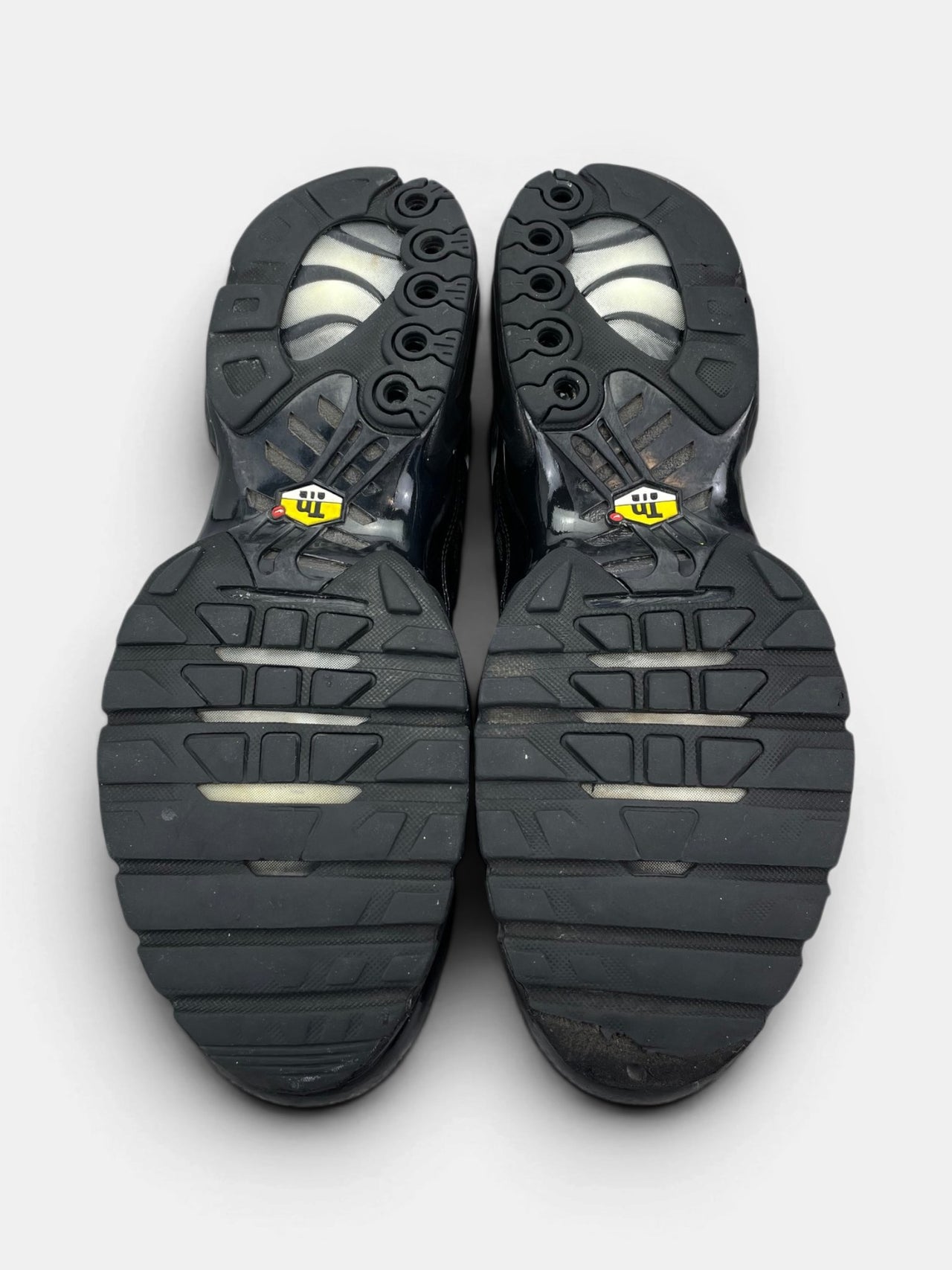 Nike Air Max Plus Triple Black — buty sportowe męskie w dobrym stanie rozmiar 45.5, podeszwa