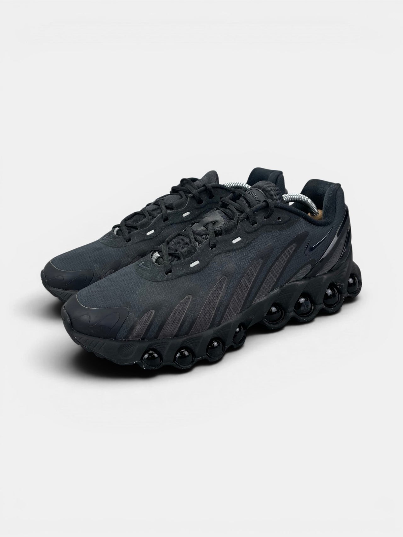 Nike Air Max DN8 Hyper Royal — buty sportowe męskie w bardzo dobrym stanie rozmiar 44, widok z boku