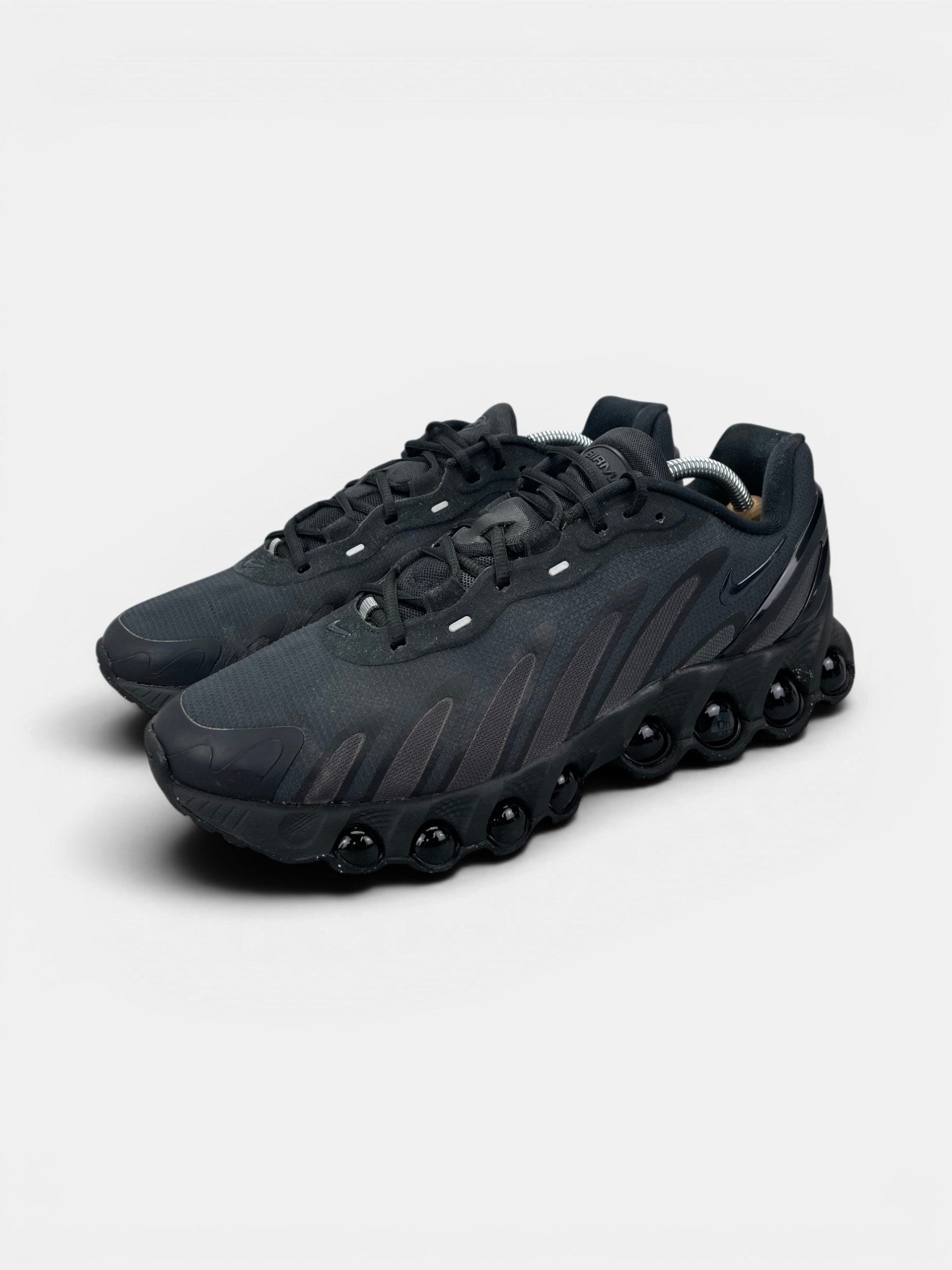 Nike Air Max DN8 Hyper Royal — buty sportowe męskie w bardzo dobrym stanie rozmiar 44, widok z boku