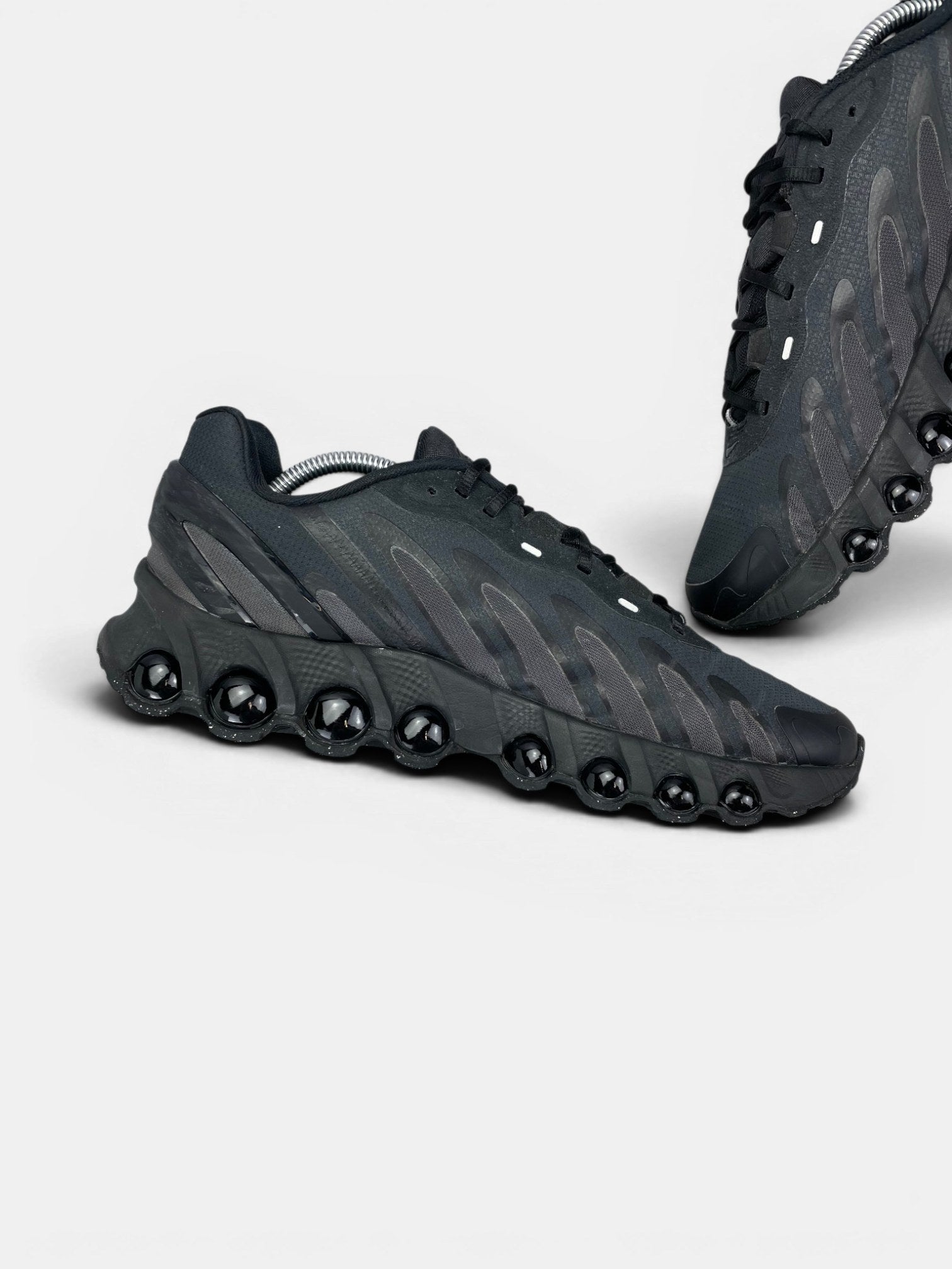 Nike Air Max DN8 Hyper Royal — buty sportowe męskie w bardzo dobrym stanie rozmiar 44, wewnętrzny panel lewego buta