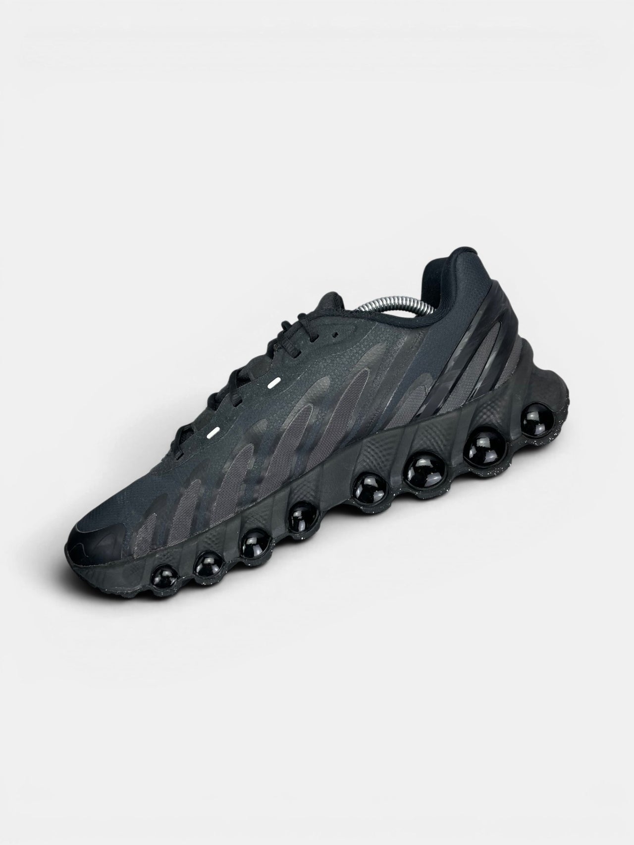 Nike Air Max DN8 Hyper Royal — buty sportowe męskie w bardzo dobrym stanie rozmiar 44, wewnętrzny panel prawego buta
