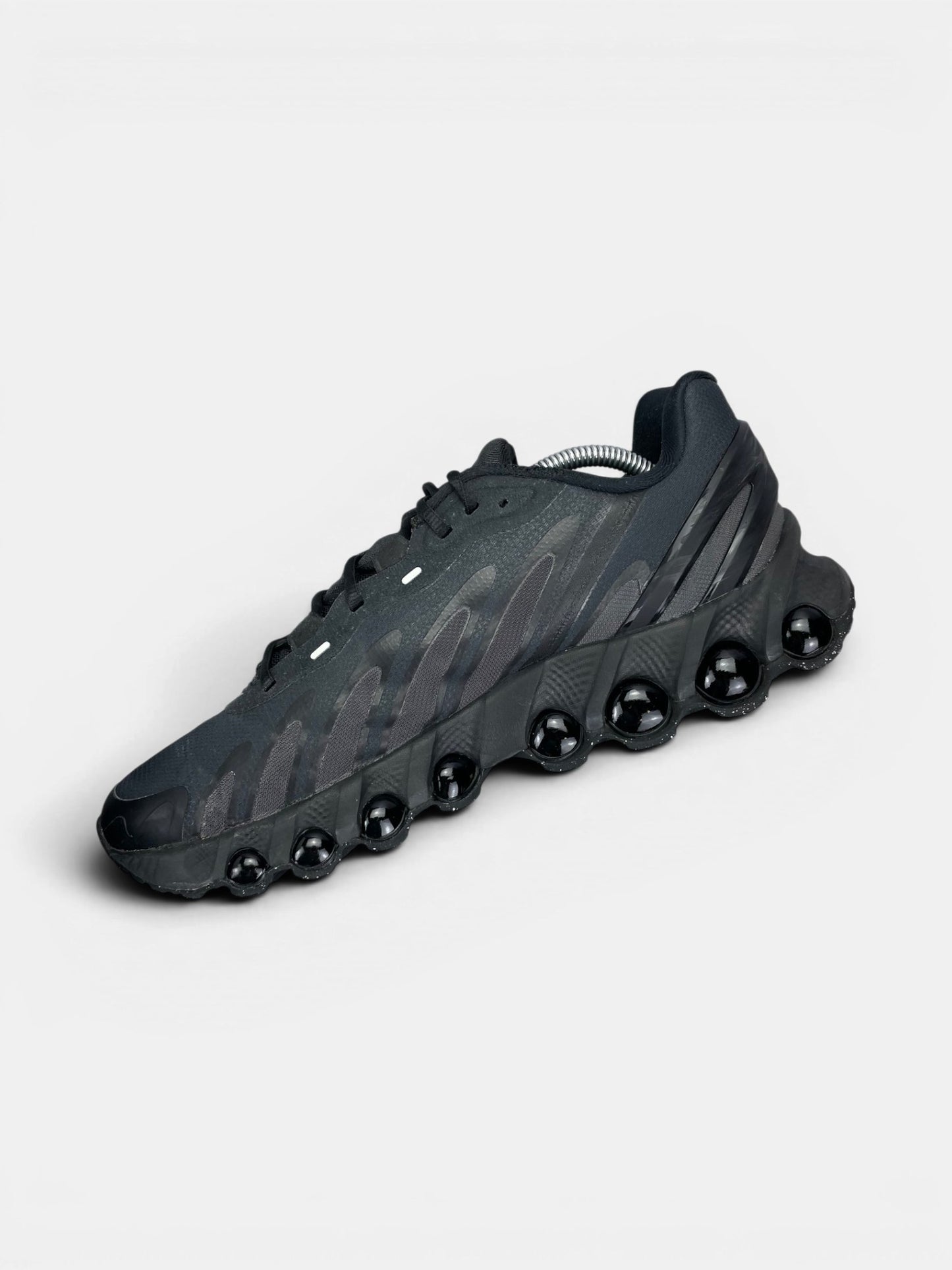 Nike Air Max DN8 Hyper Royal — buty sportowe męskie w bardzo dobrym stanie rozmiar 44, wewnętrzny panel prawego buta