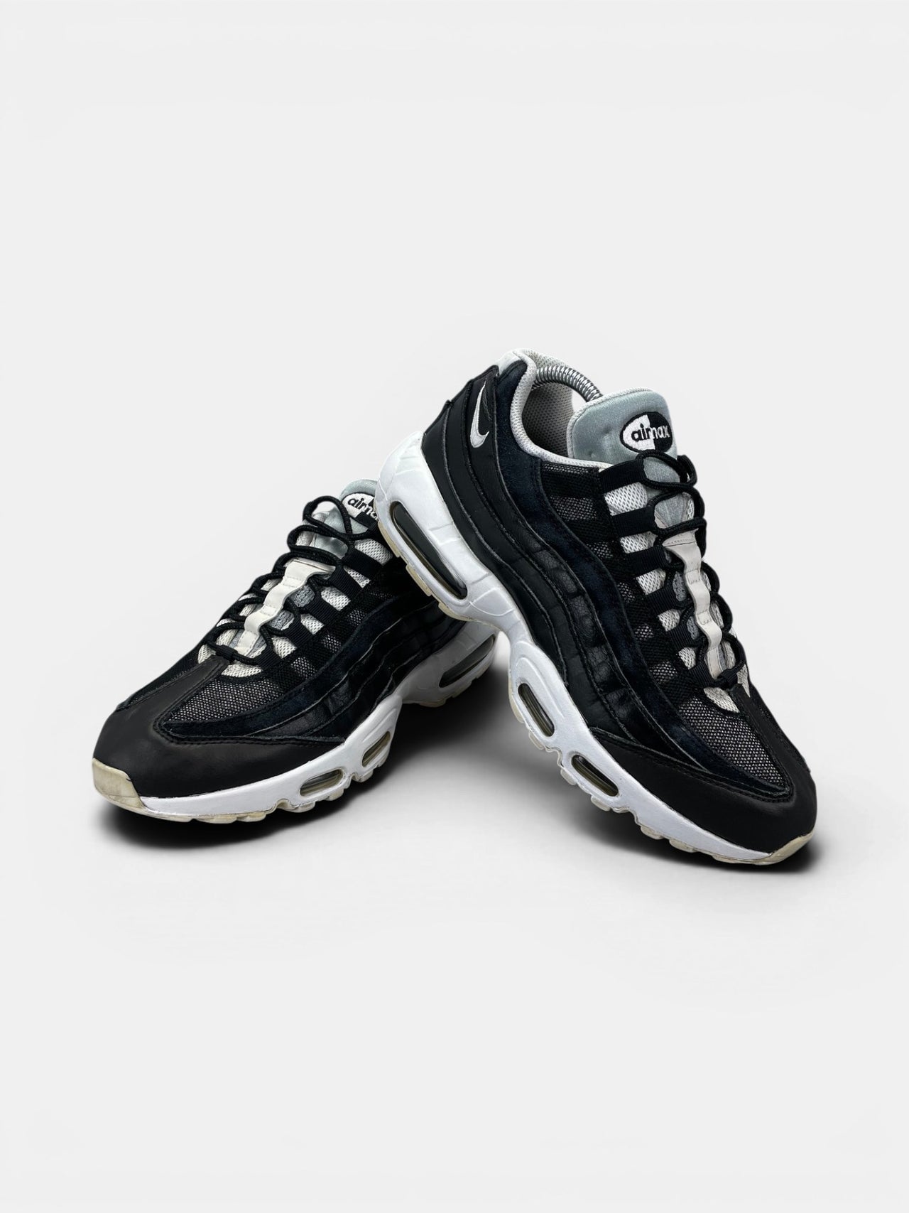 Nike Air Max 95 Yin Yang Black — buty sportowe męskie w bardzo dobrym stanie rozmiar 42, boczny profil