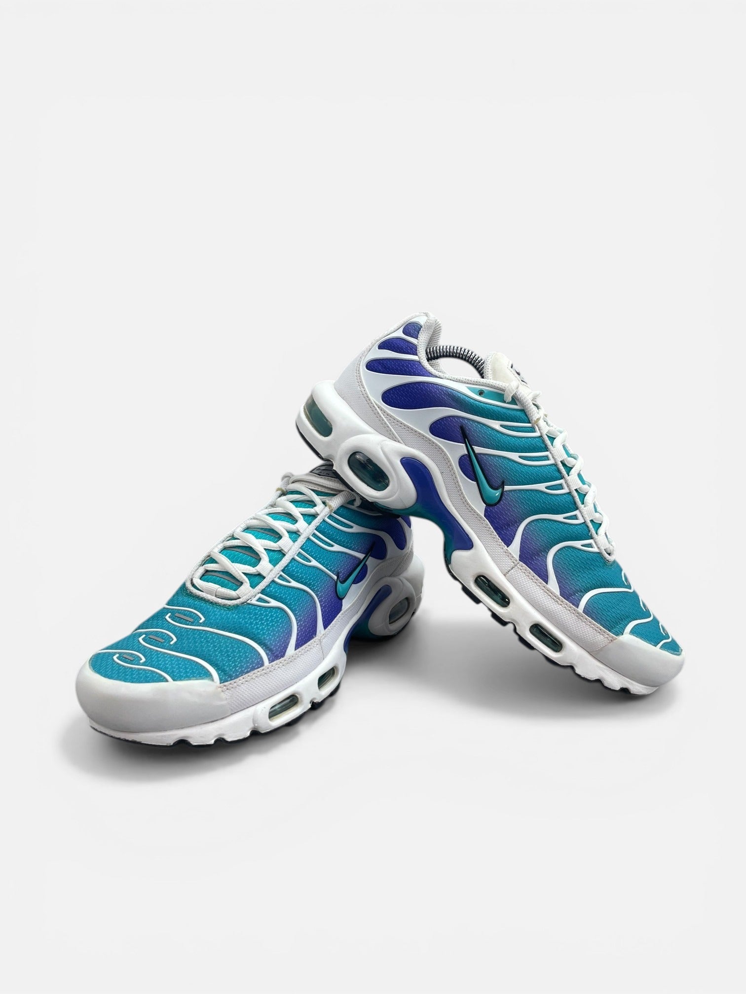 Nike Air Max Plus Aqua — buty sportowe męskie w bardzo dobrym stanie rozmiar 43, boczny profil