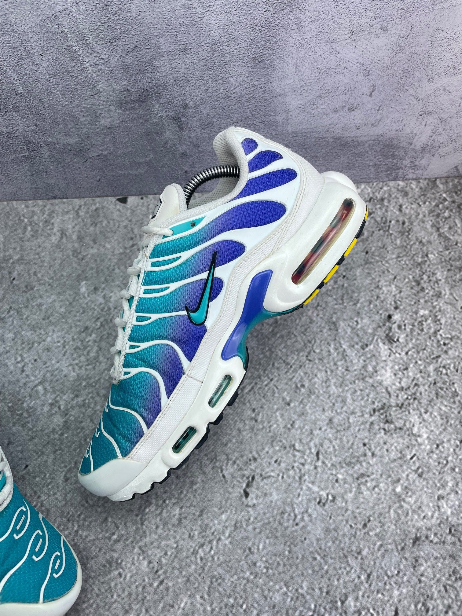 Nike Air Max Plus Aqua — buty sportowe męskie w bardzo dobrym stanie rozmiar 43, wewnętrzny panel prawego buta