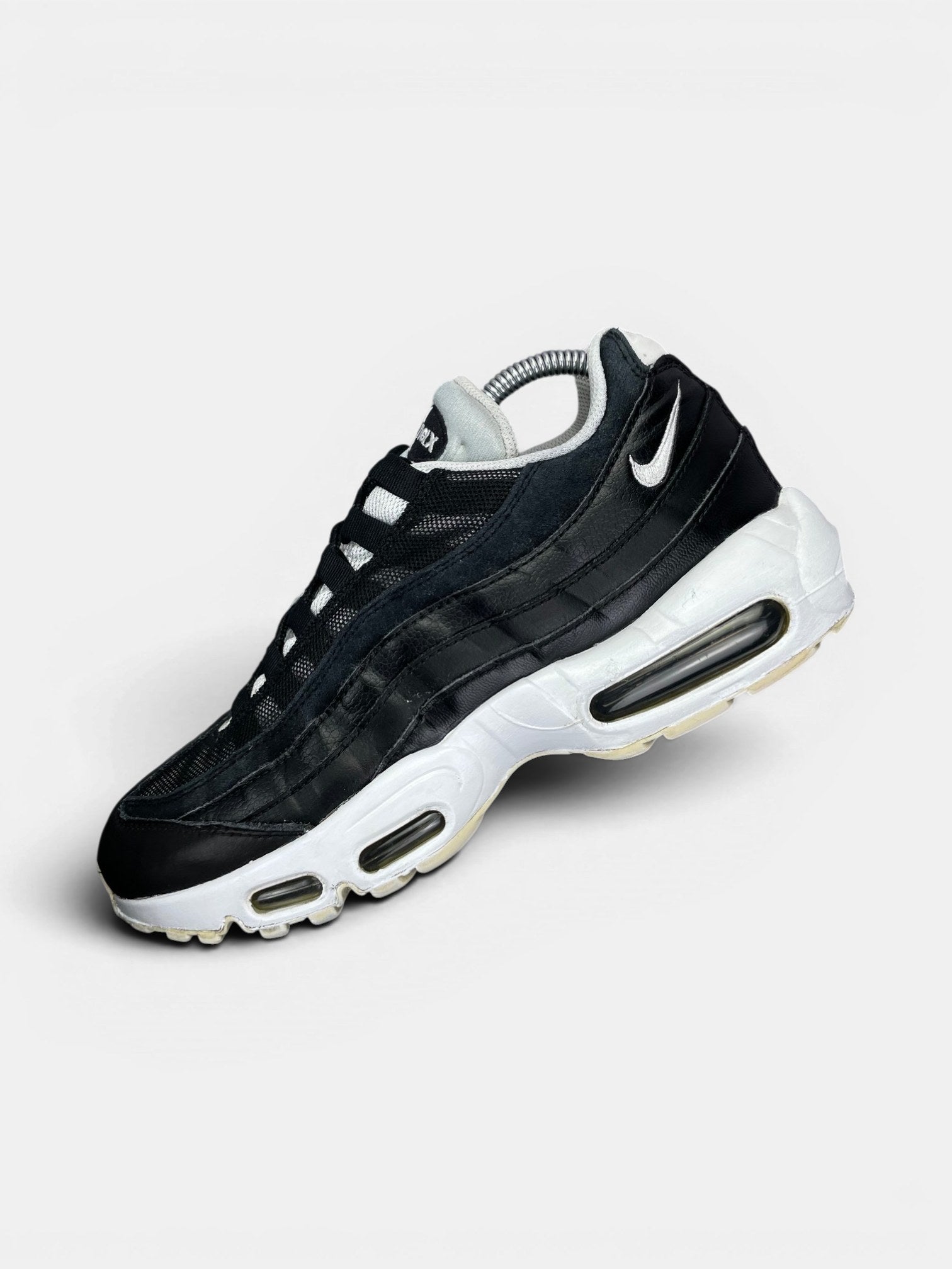 Nike Air Max 95 Yin Yang Black — buty sportowe męskie w bardzo dobrym stanie rozmiar 42, widok z góry na wewnętrzną stronę butów