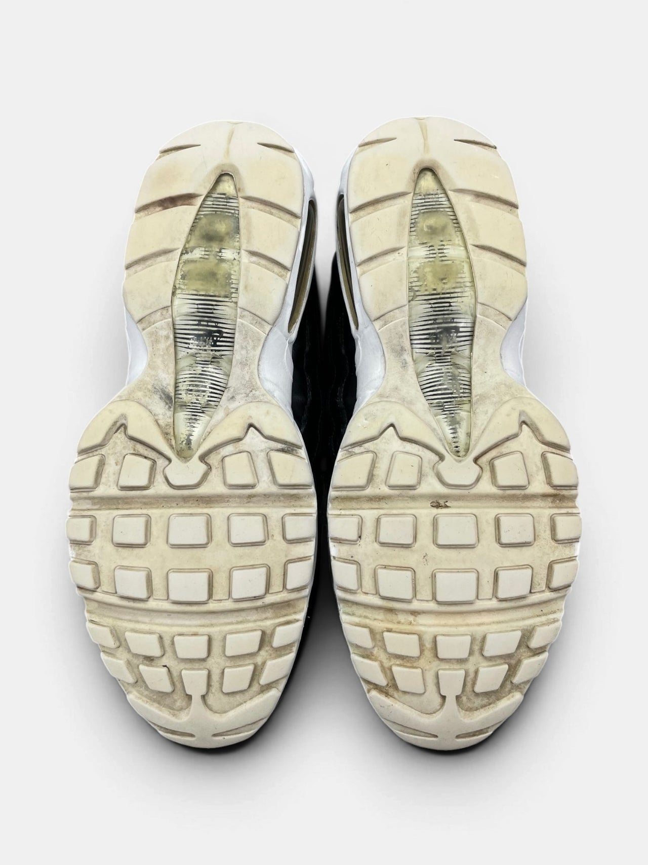 Nike Air Max 95 Yin Yang Black — buty sportowe męskie w bardzo dobrym stanie rozmiar 42, podeszwa