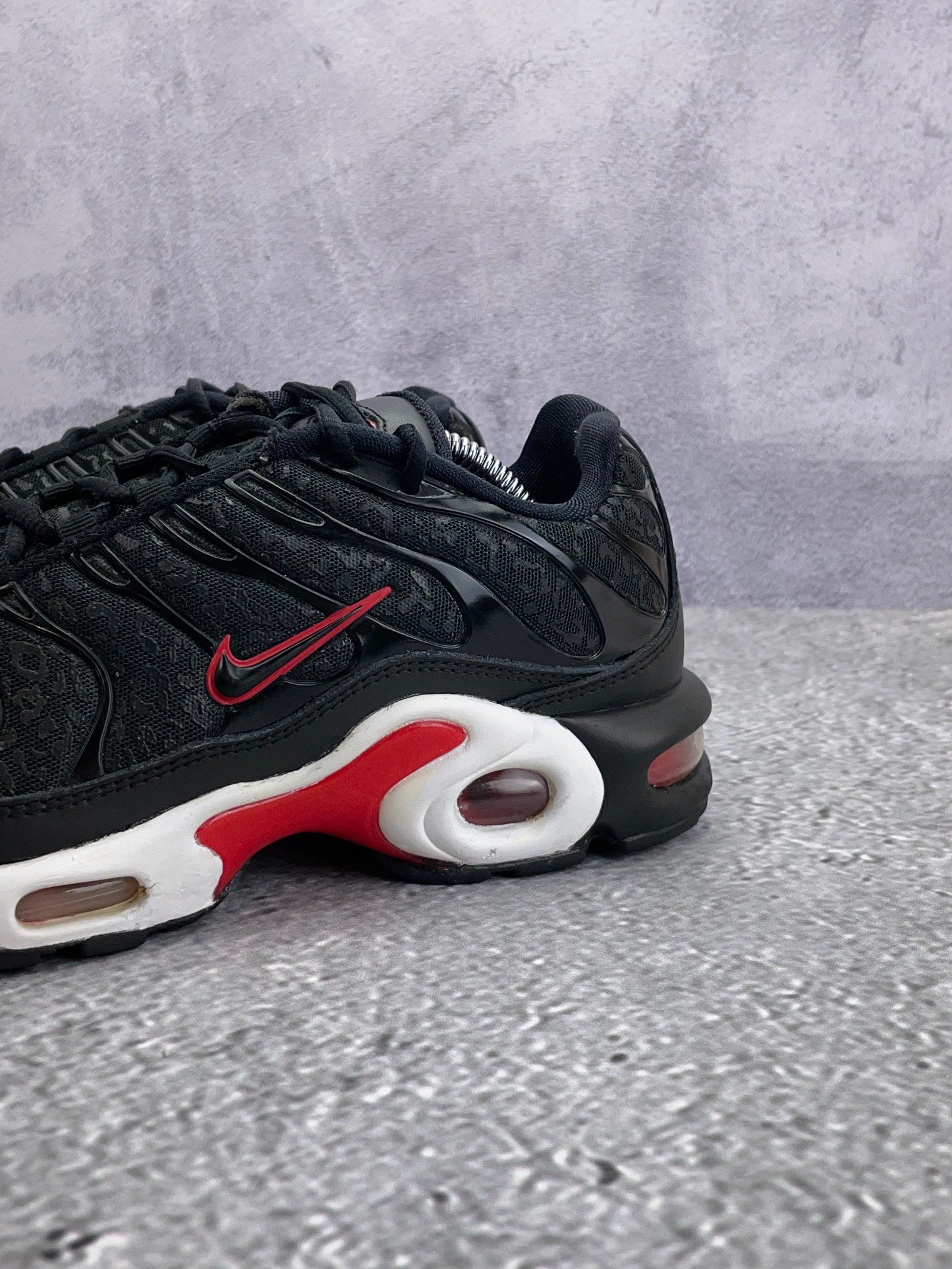Nike Air Max Plus Premium Black Red - buty sportowe, opcjonalne zdjęcie 1