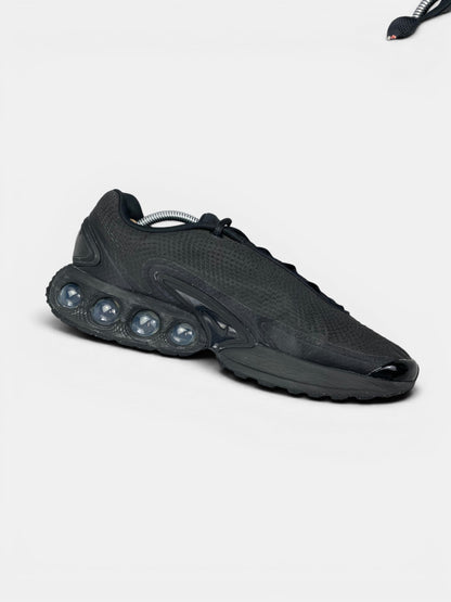 Nike Air Max Dn Black Metallic Grey — buty sportowe męskie w bardzo dobrym stanie rozmiar 45, wewnętrzny panel lewego buta