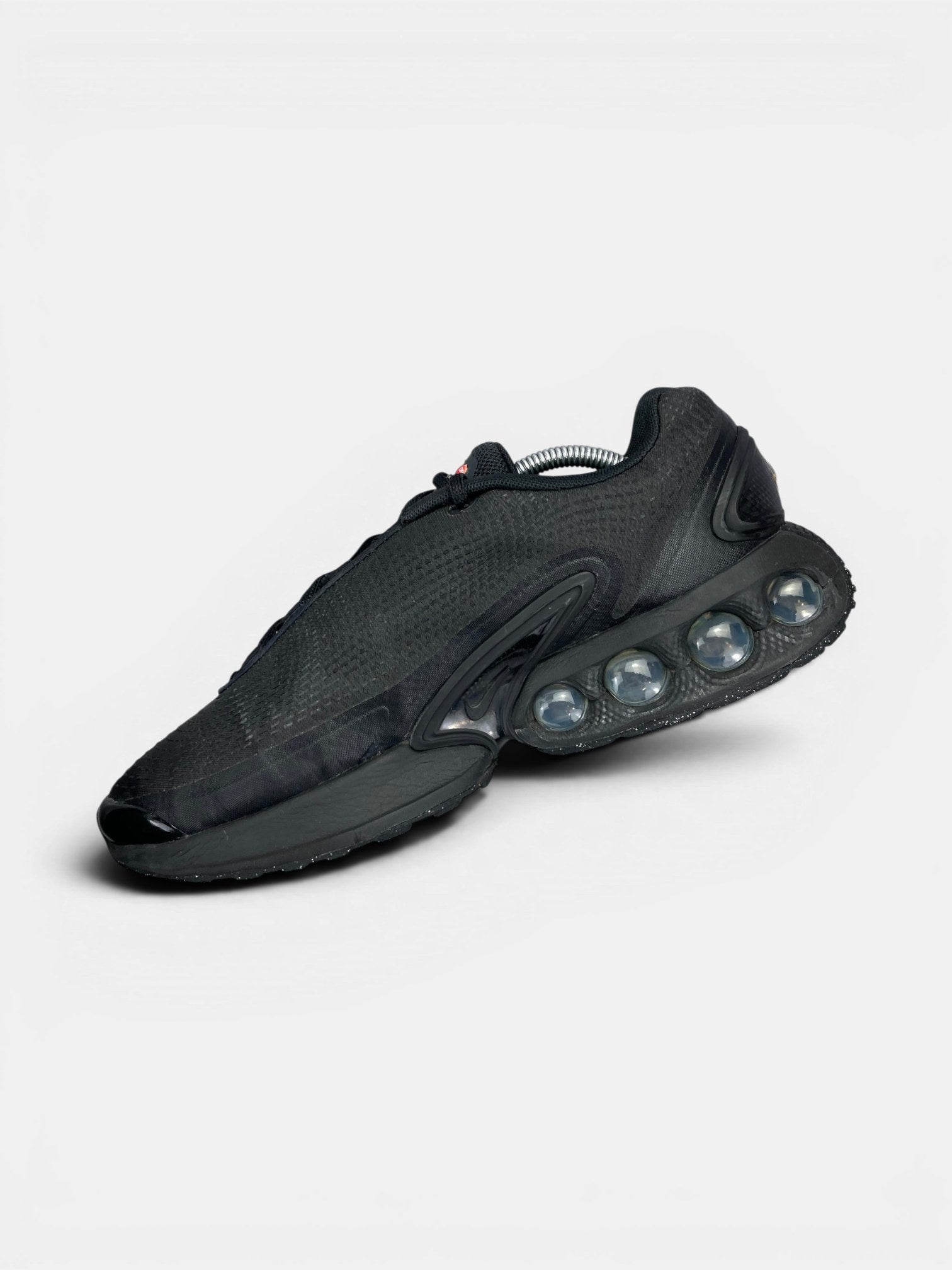 Nike Air Max Dn Black Metallic Grey — buty sportowe męskie w bardzo dobrym stanie rozmiar 45, wewnętrzny panel prawego buta