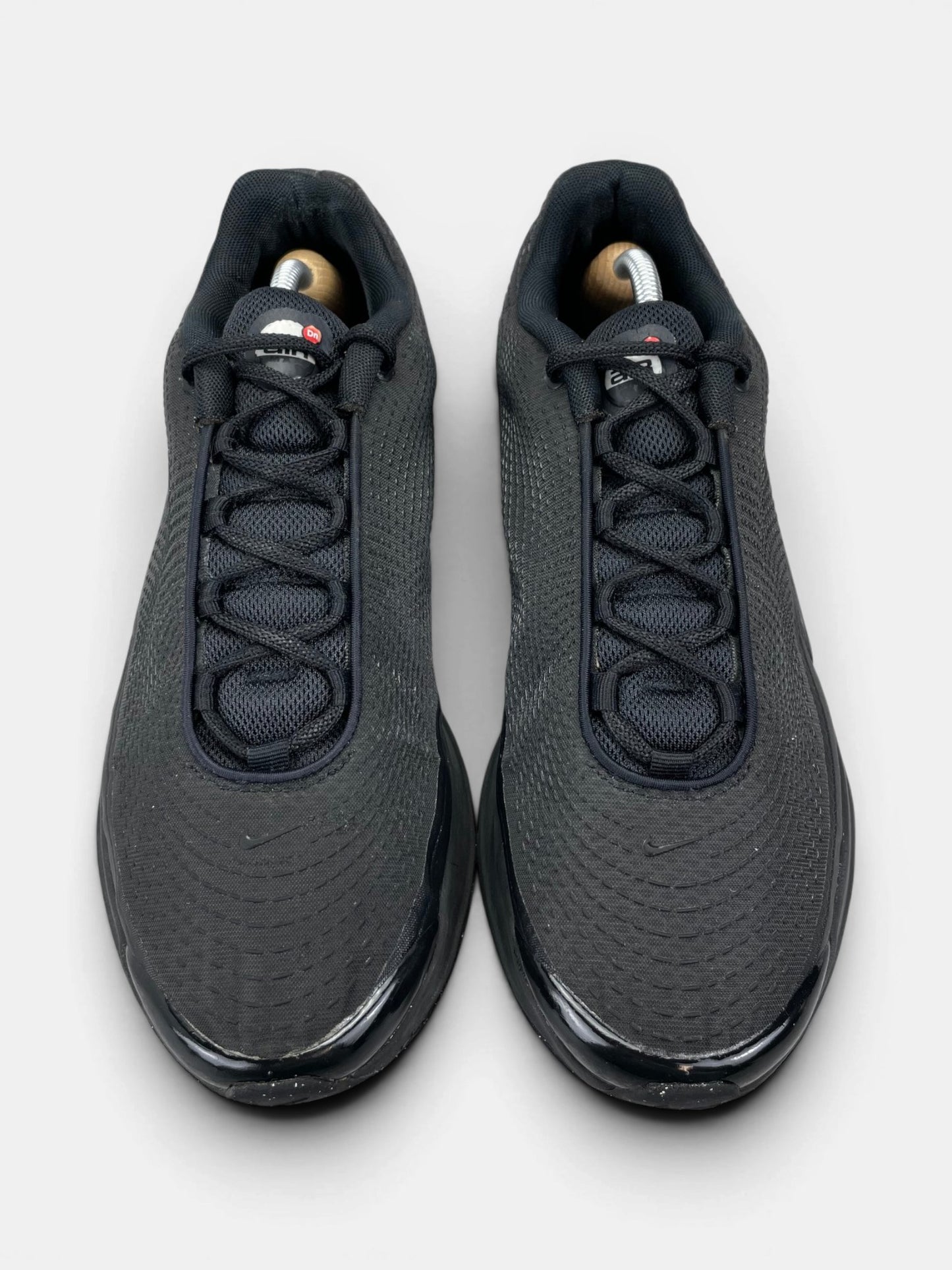 Nike Air Max Dn Black Metallic Grey — buty sportowe męskie w bardzo dobrym stanie rozmiar 45, widok z góry