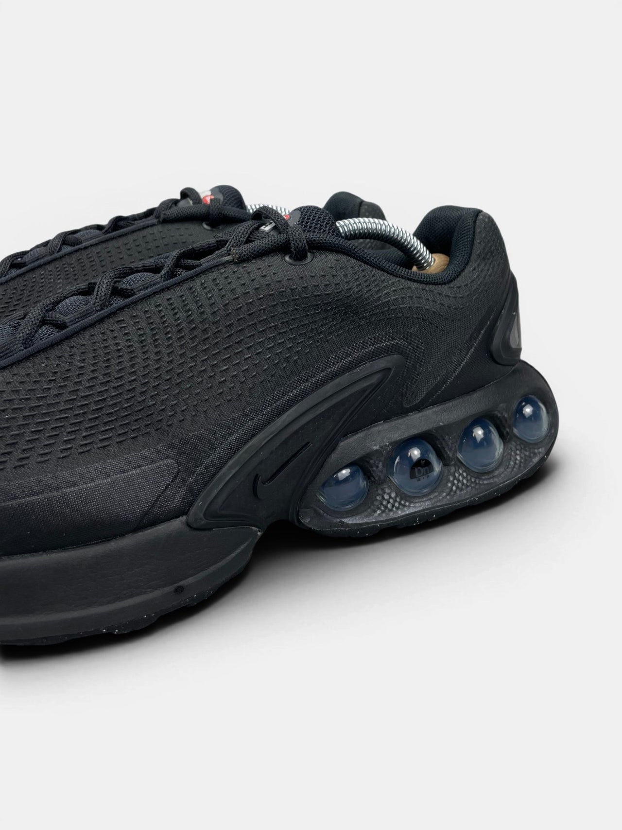 Nike Air Max Dn Black Metallic Grey — buty sportowe męskie w bardzo dobrym stanie rozmiar 45, opcjonalne zdjęcie 1
