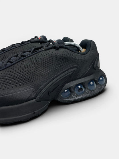 Nike Air Max Dn Black Metallic Grey — buty sportowe męskie w bardzo dobrym stanie rozmiar 45, opcjonalne zdjęcie 1