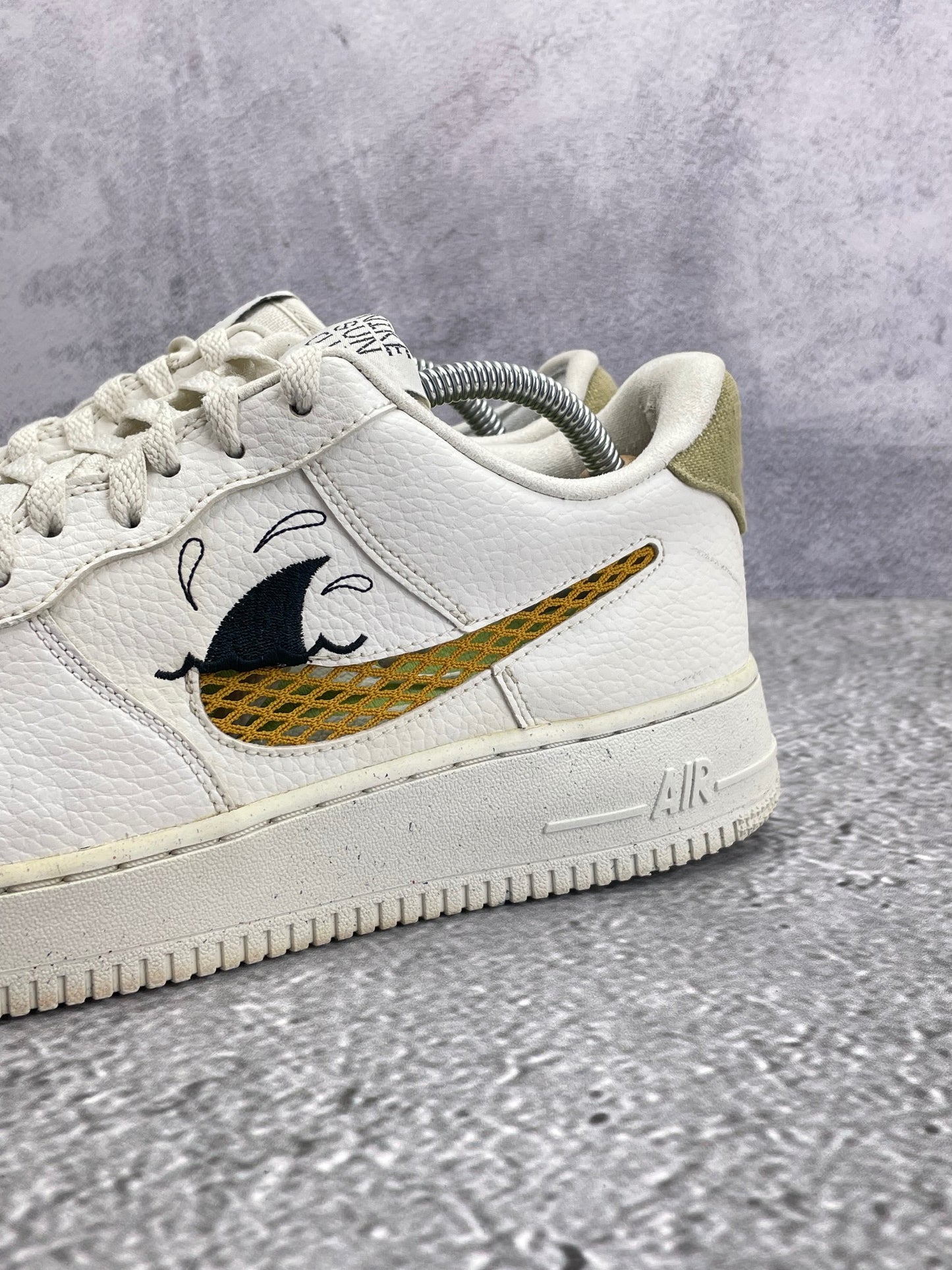 Nike Air Force 1 '07 LV8 NN Sun Club — buty sportowe męskie w bardzo dobrym stanie rozmiar 44.5, metka