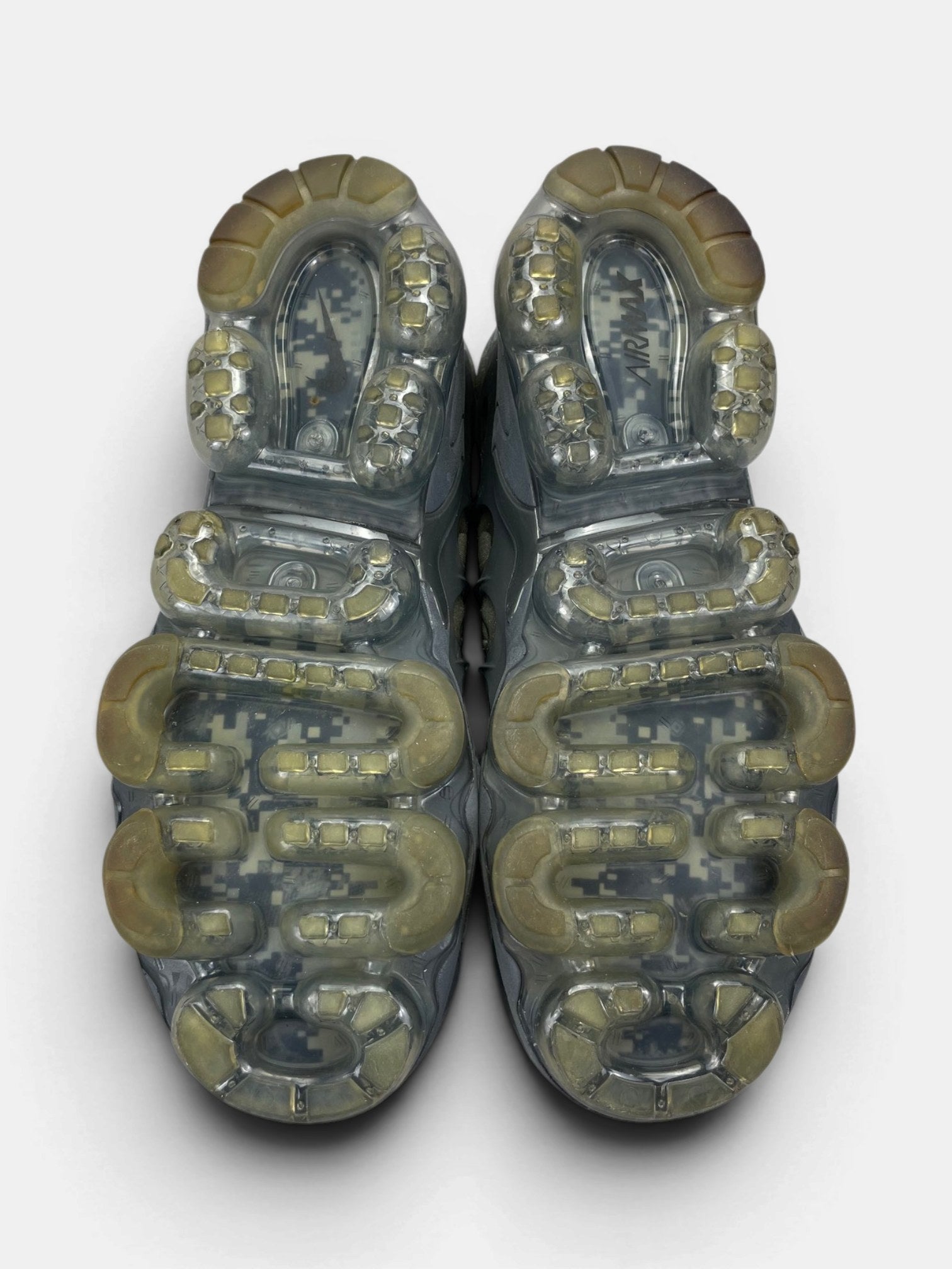 Nike Air VaporMax Plus Dark Stucco — buty sportowe męskie w bardzo dobrym stanie rozmiar 42, podeszwa