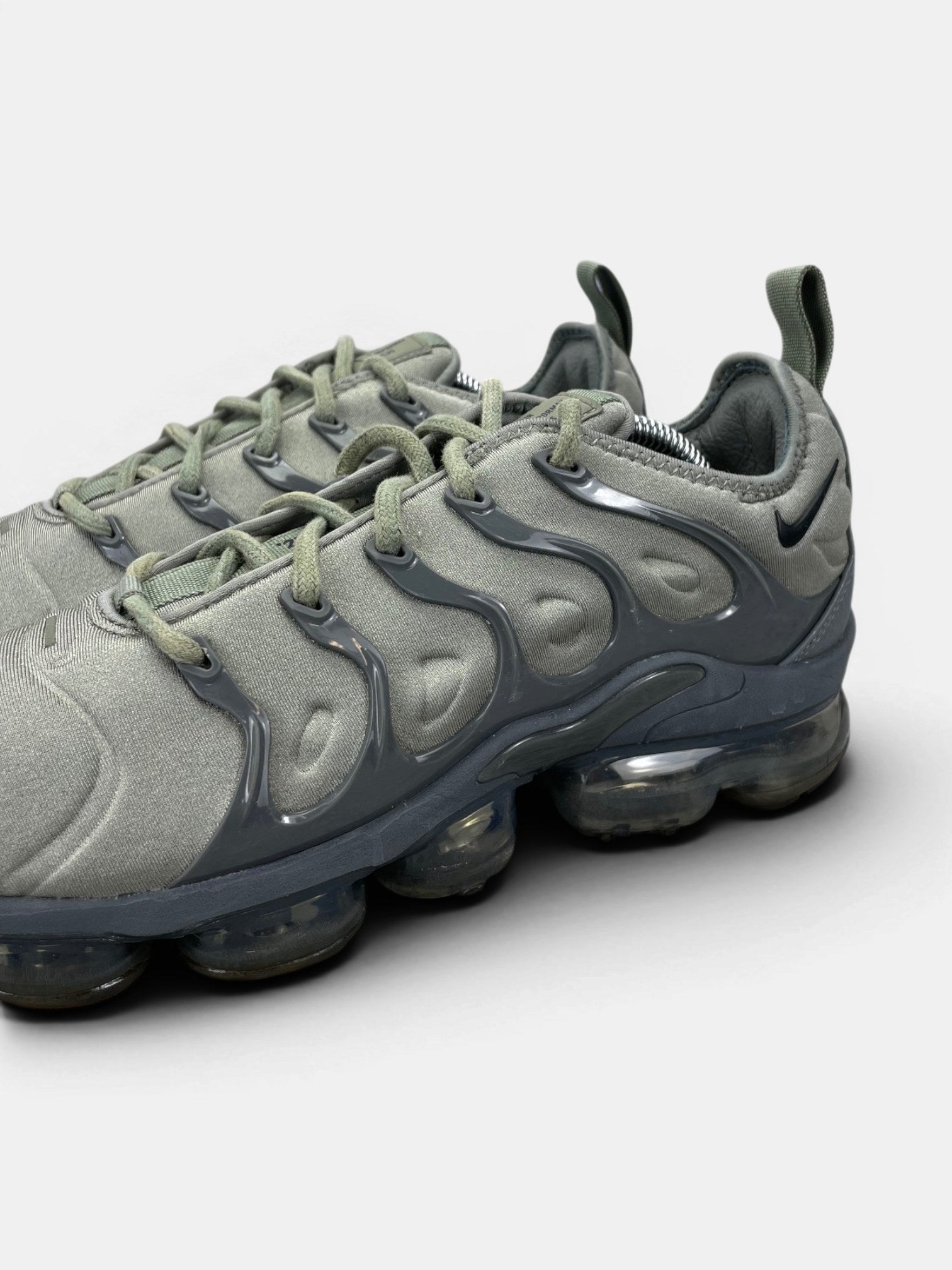 Nike Air VaporMax Plus Dark Stucco — buty sportowe męskie w bardzo dobrym stanie rozmiar 42, opcjonalne zdjęcie 1