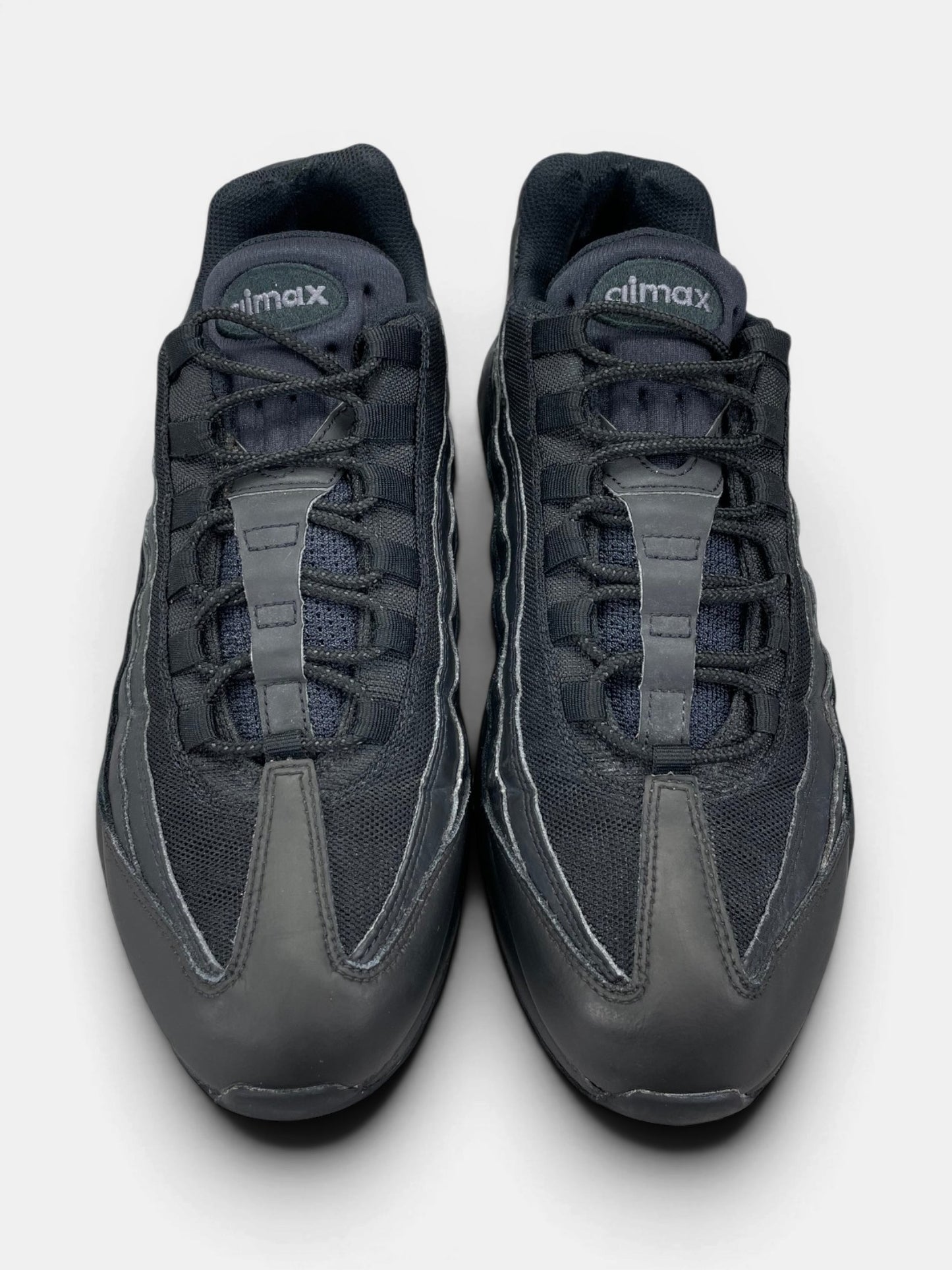 Nike Air Max 95 Essential Triple Black — buty sportowe męskie w bardzo dobrym stanie rozmiar 46, widok z góry