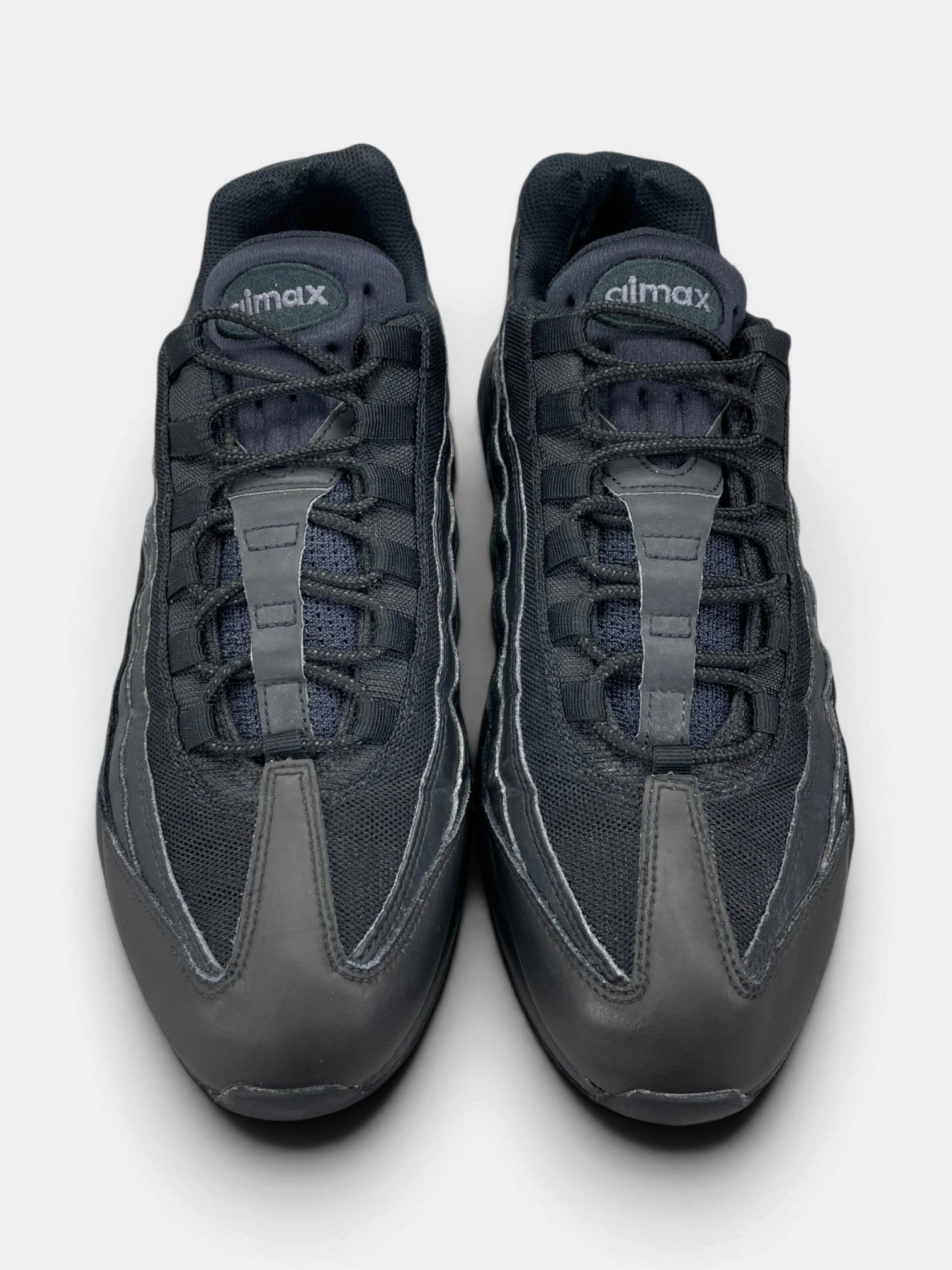 Nike Air Max 95 Essential Triple Black — buty sportowe męskie w bardzo dobrym stanie rozmiar 46, widok z góry