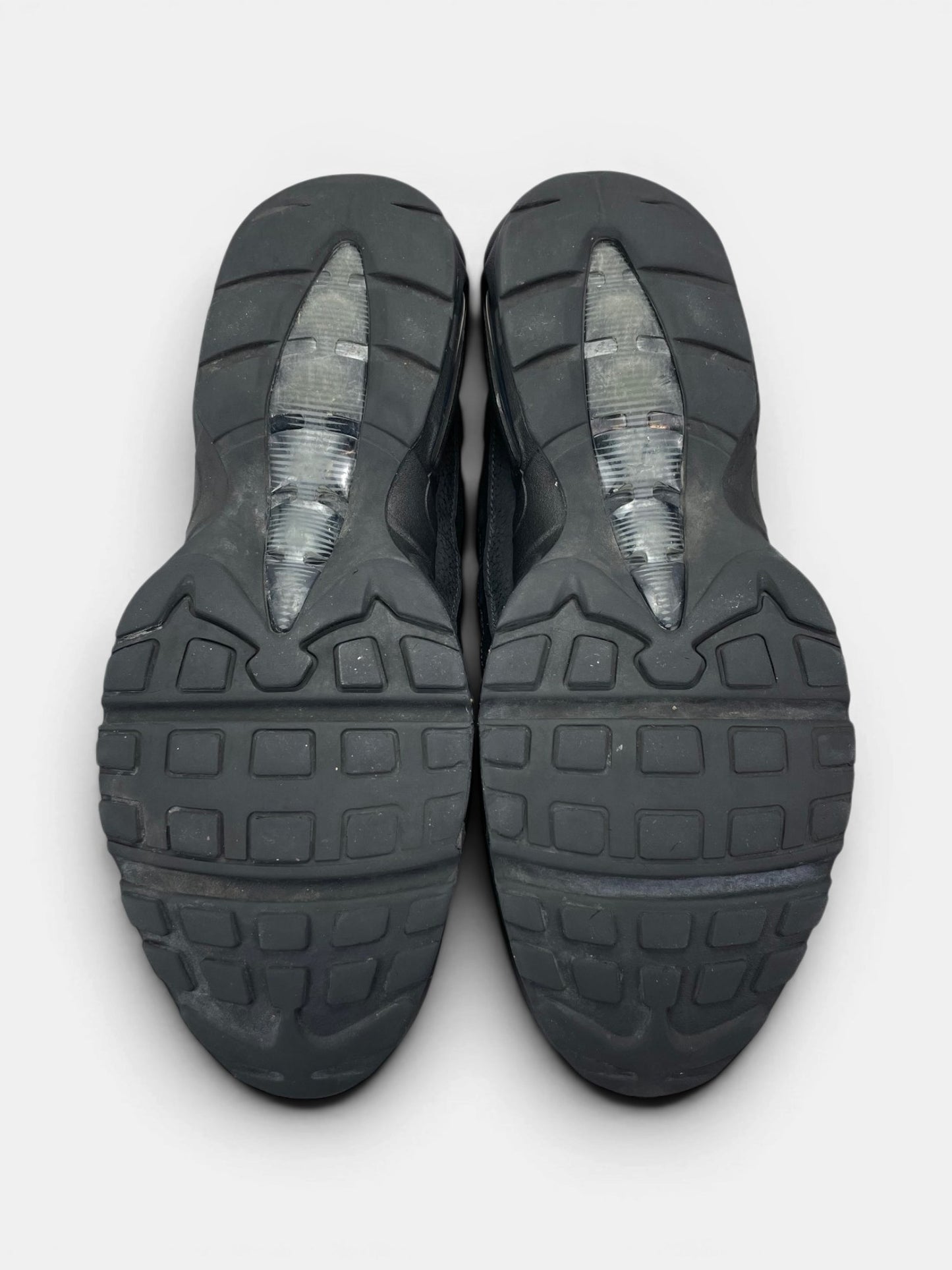Nike Air Max 95 Essential Triple Black — buty sportowe męskie w bardzo dobrym stanie rozmiar 46, podeszwa