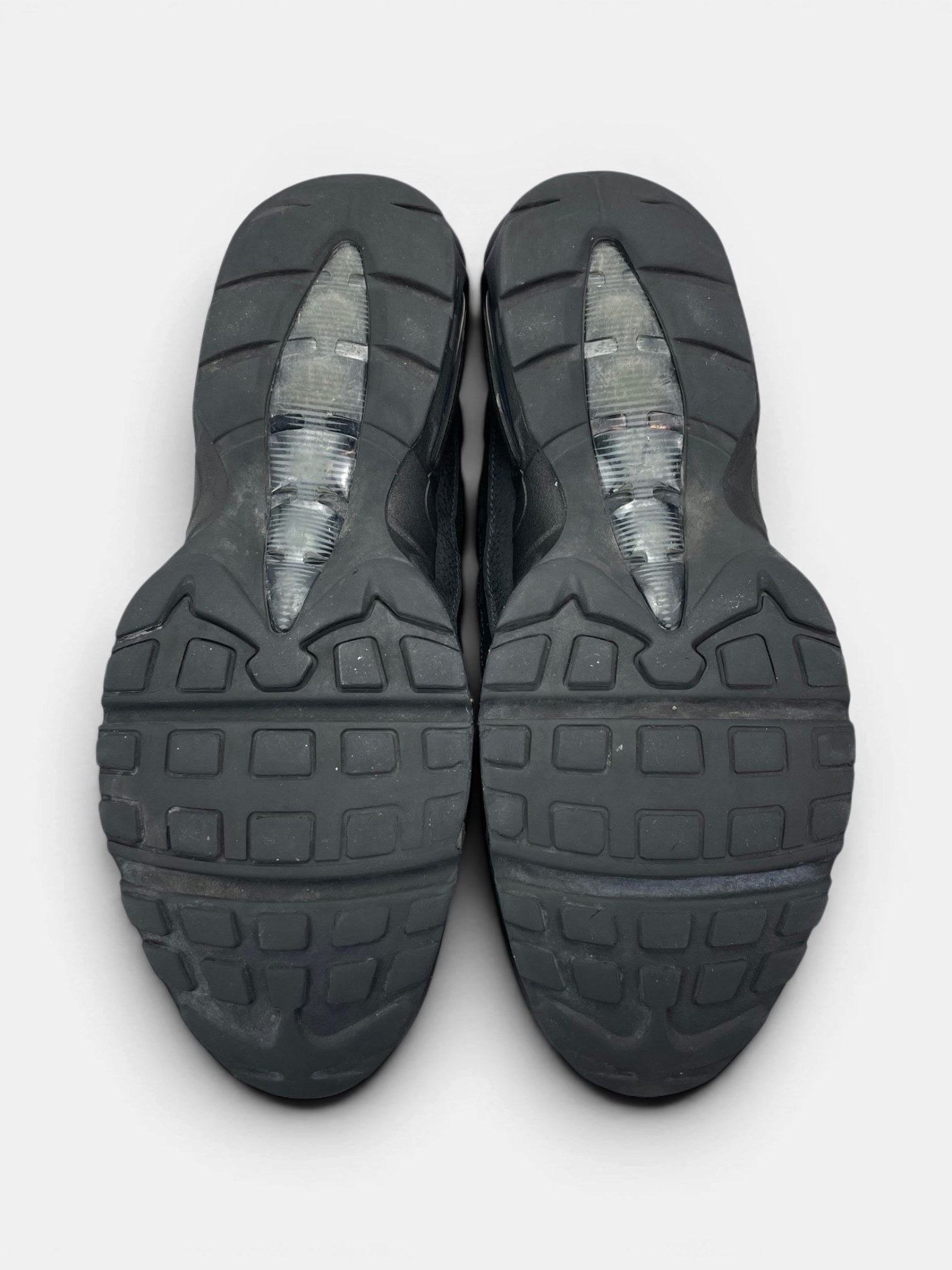 Nike Air Max 95 Essential Triple Black — buty sportowe męskie w bardzo dobrym stanie rozmiar 46, podeszwa