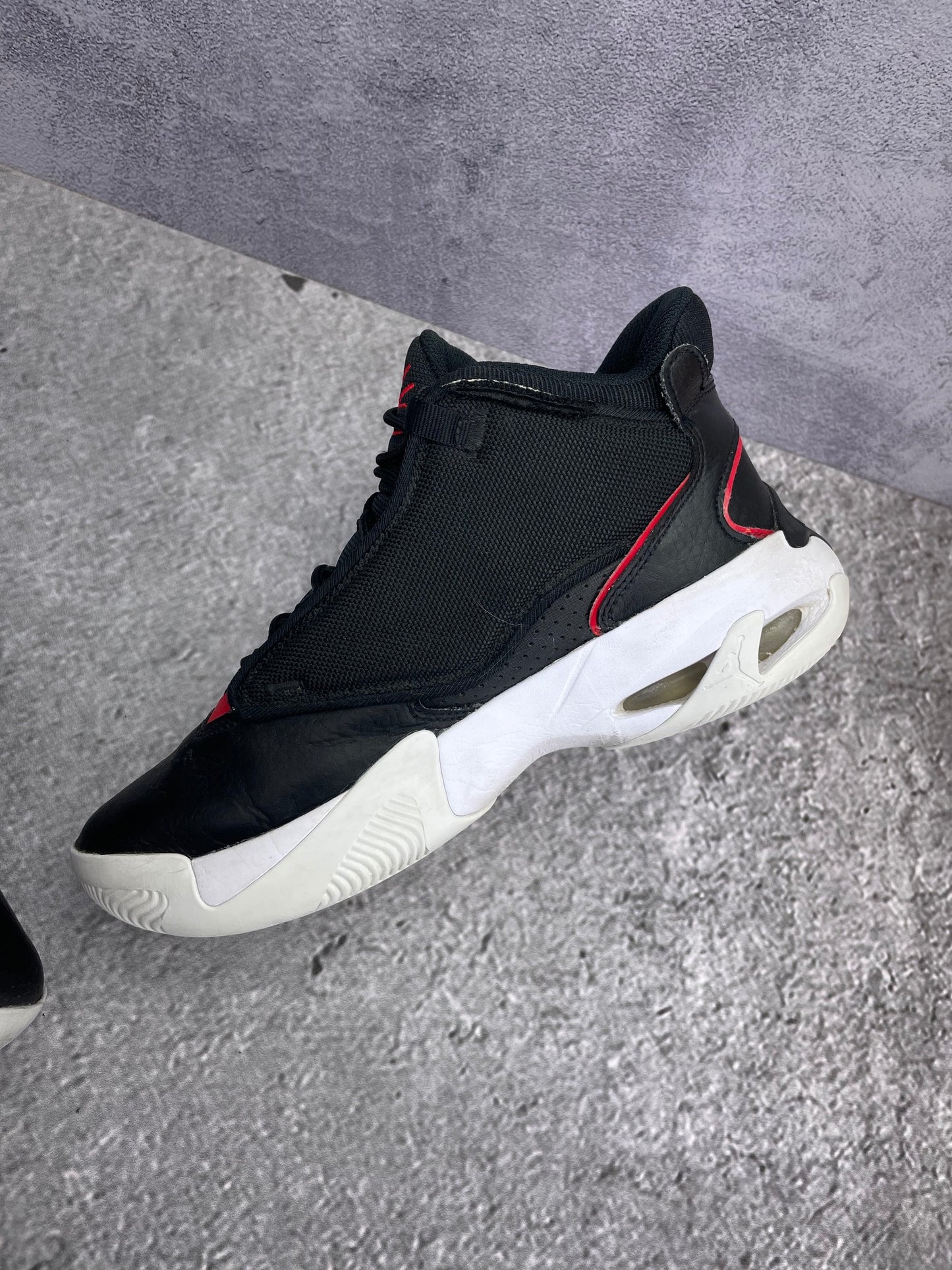 Jordan Max Aura 4 Bred - buty sportowe, wewnętrzny panel prawego buta