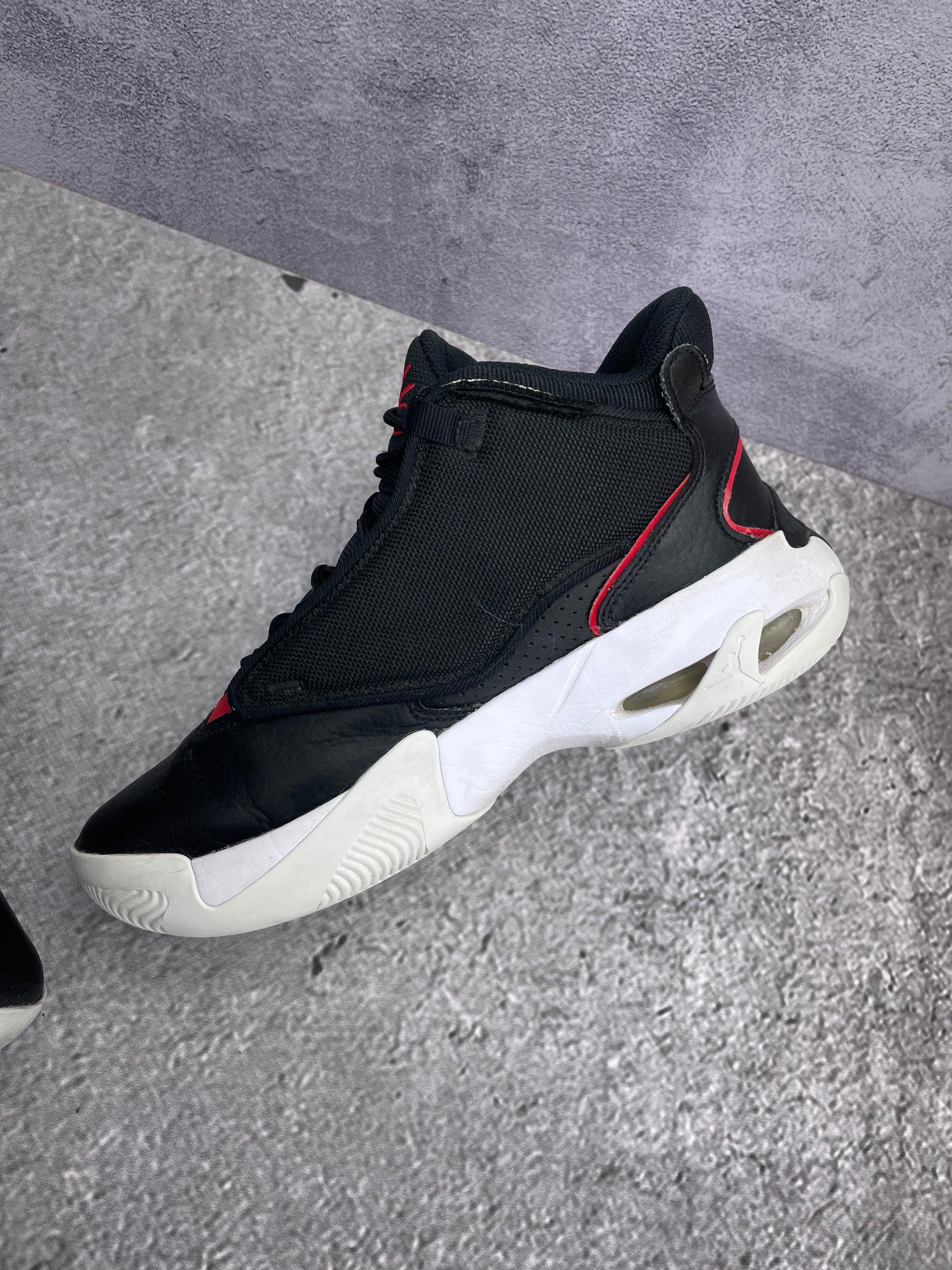 Jordan Max Aura 4 Bred - buty sportowe, wewnętrzny panel prawego buta