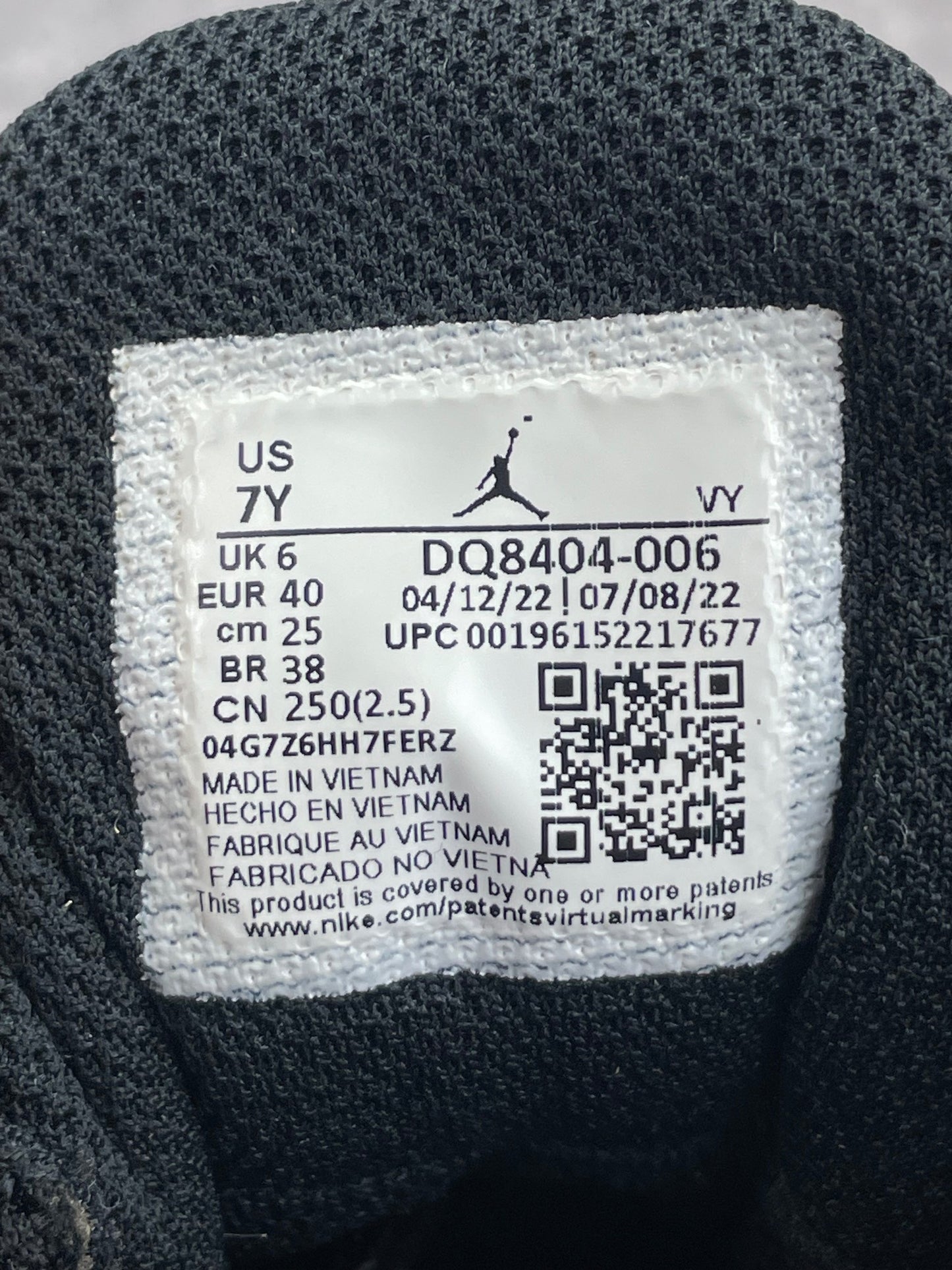 Jordan Max Aura 4 Bred - buty sportowe, metka