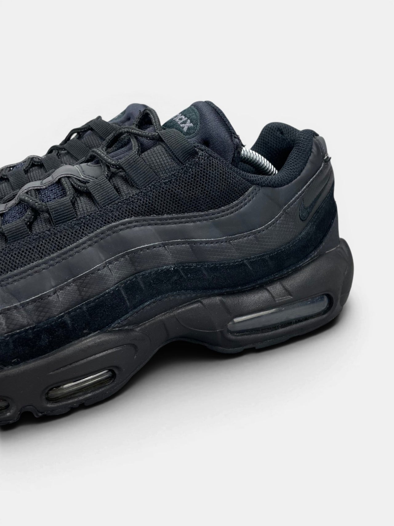 Nike Air Max 95 Essential Triple Black — buty sportowe męskie w bardzo dobrym stanie rozmiar 46, opcjonalne zdjęcie 1