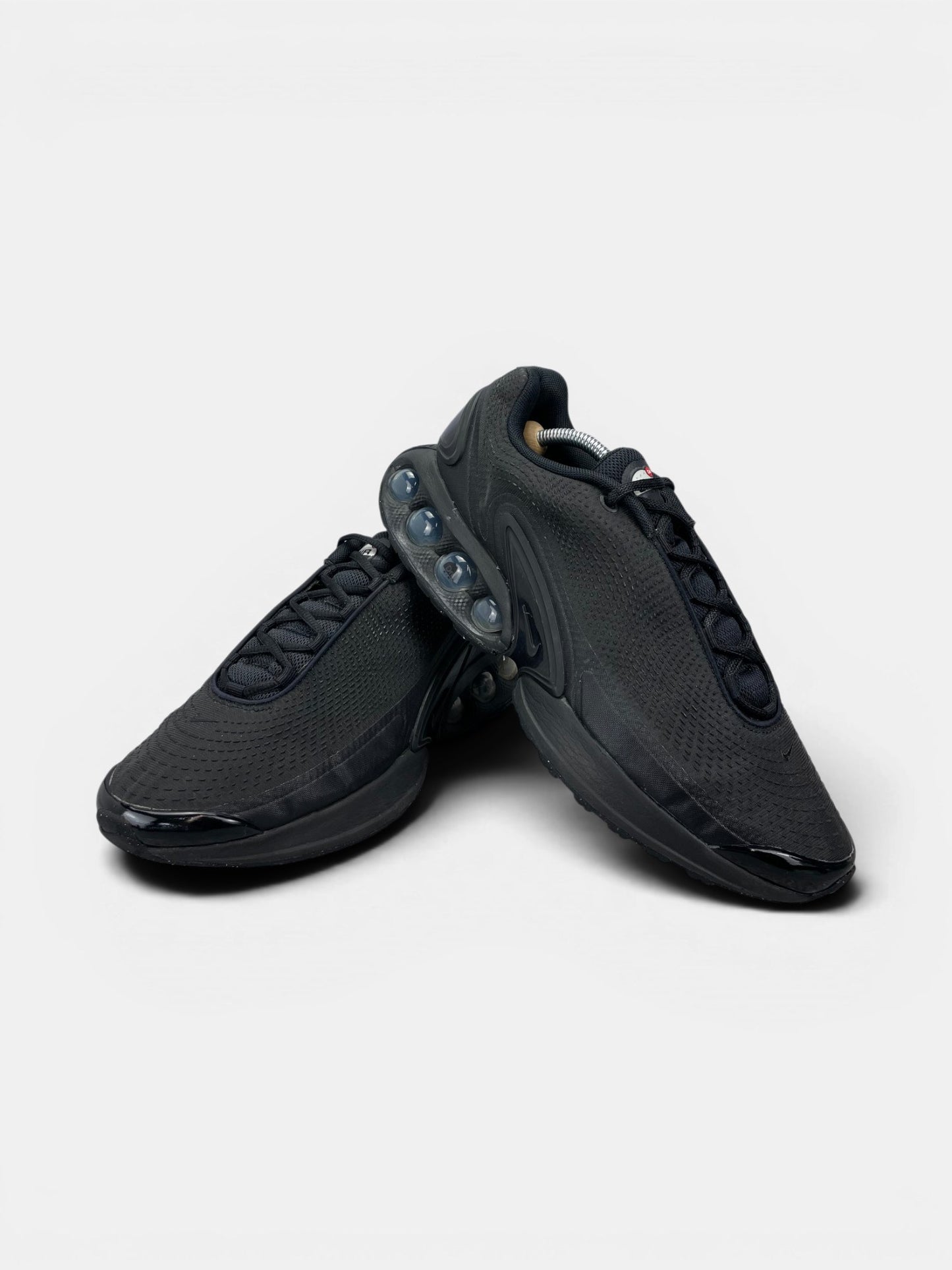 Nike Air Max Dn Black Metallic Grey — buty sportowe męskie w bardzo dobrym stanie rozmiar 45, boczny profil