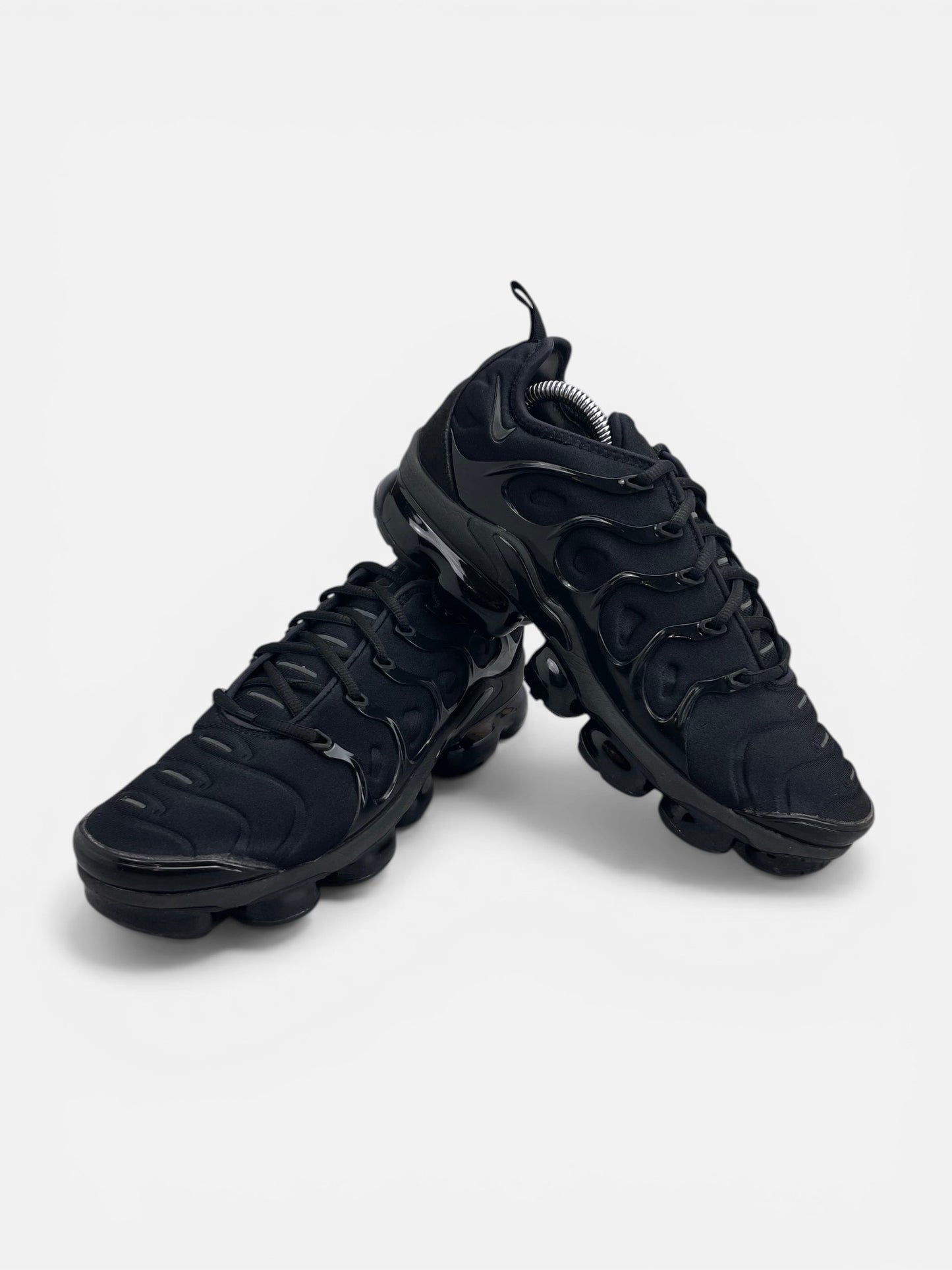 Nike Air VaporMax Plus Triple Black — buty sportowe męskie w bardzo dobrym stanie rozmiar 42, boczny profil