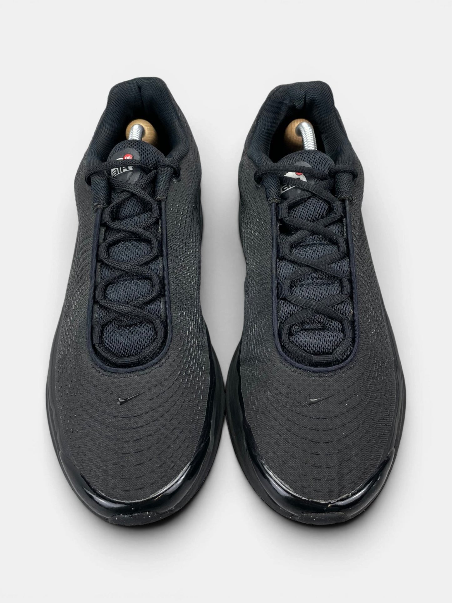 Nike Air Max Dn Black Metallic Grey — buty sportowe męskie w bardzo dobrym stanie rozmiar 45, widok z góry