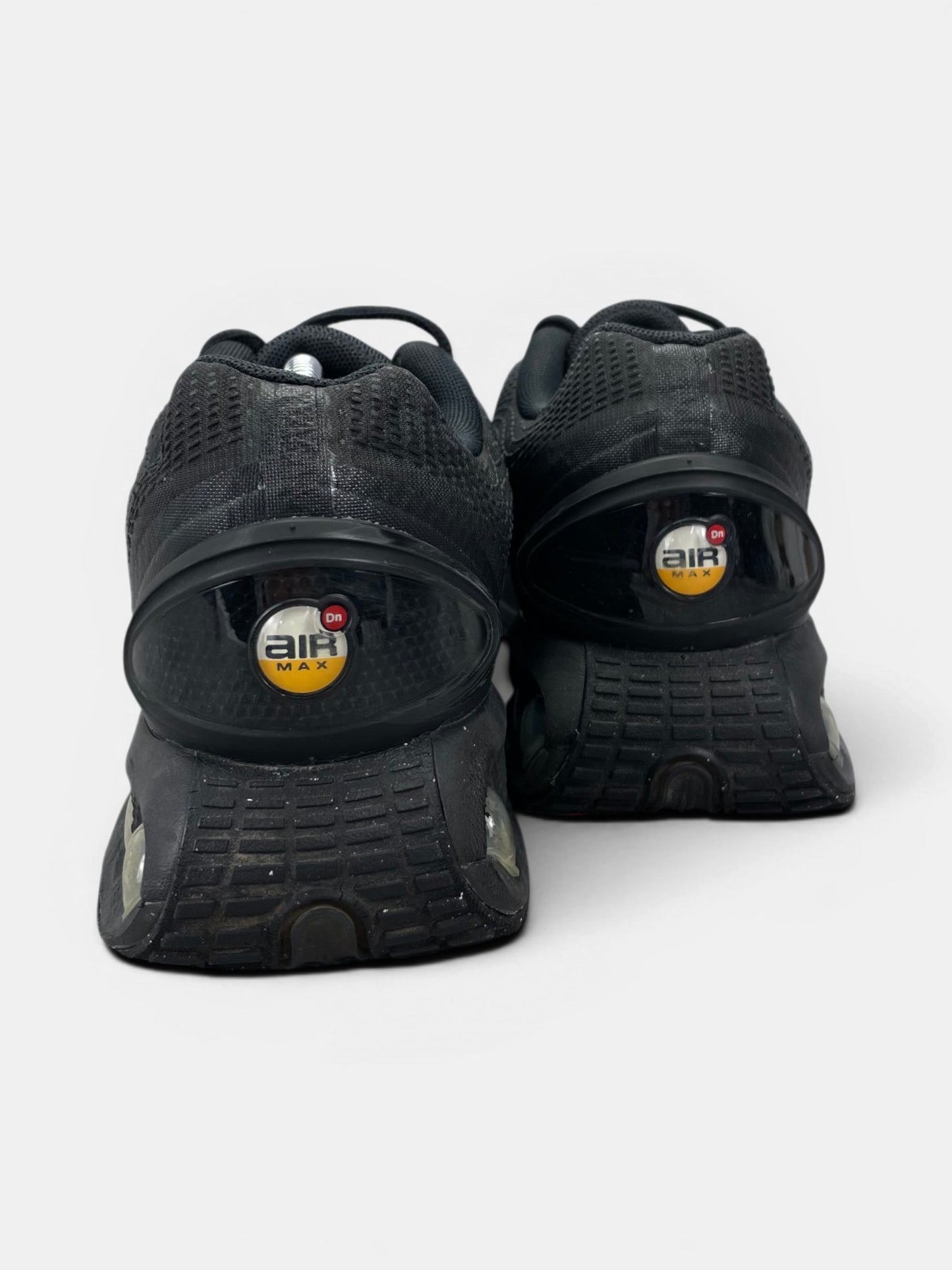 Nike Air Max Dn Black Metallic Grey — buty sportowe męskie w bardzo dobrym stanie rozmiar 45, widok z tyłu