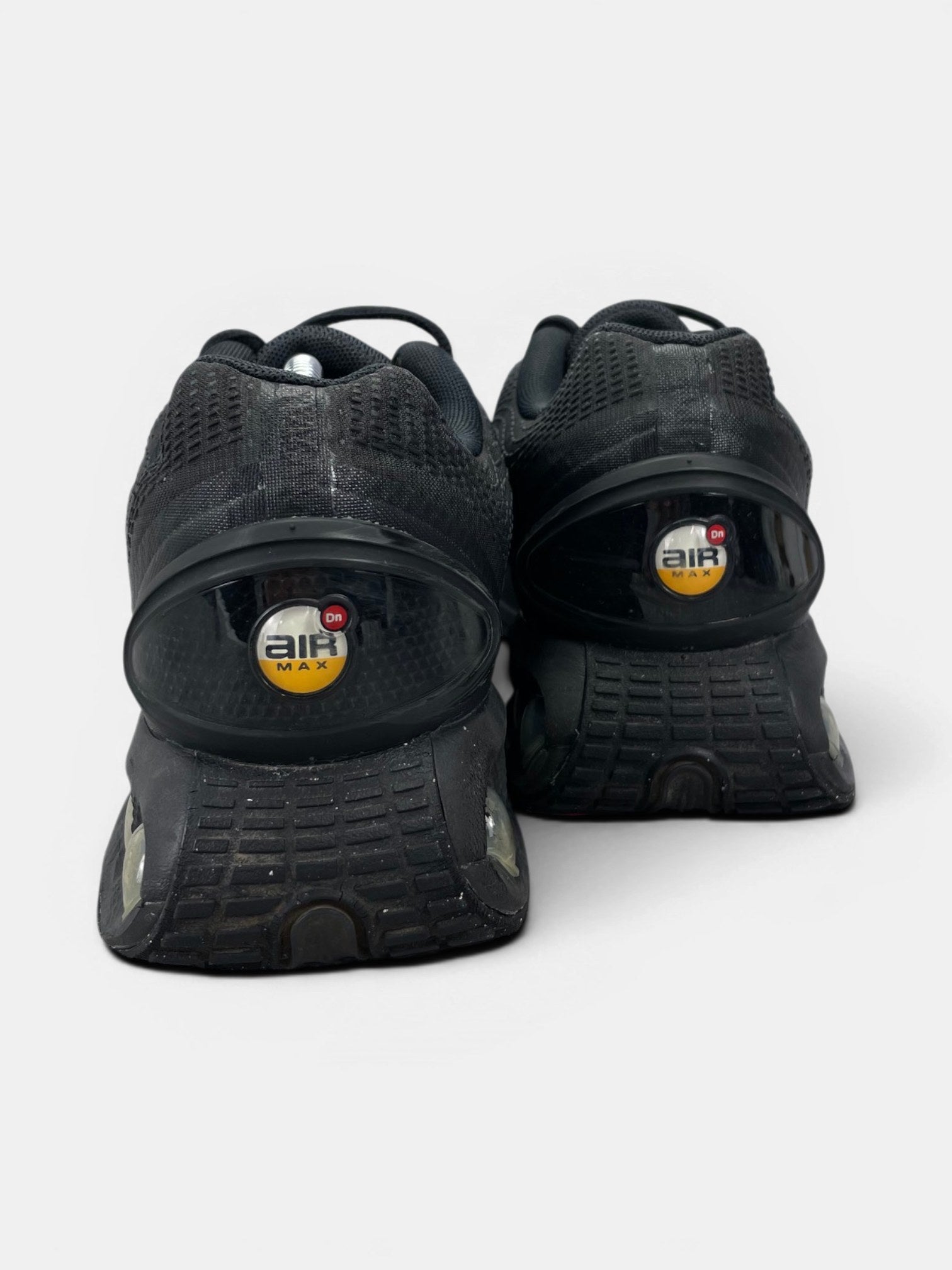 Nike Air Max Dn Black Metallic Grey — buty sportowe męskie w bardzo dobrym stanie rozmiar 45, widok z tyłu