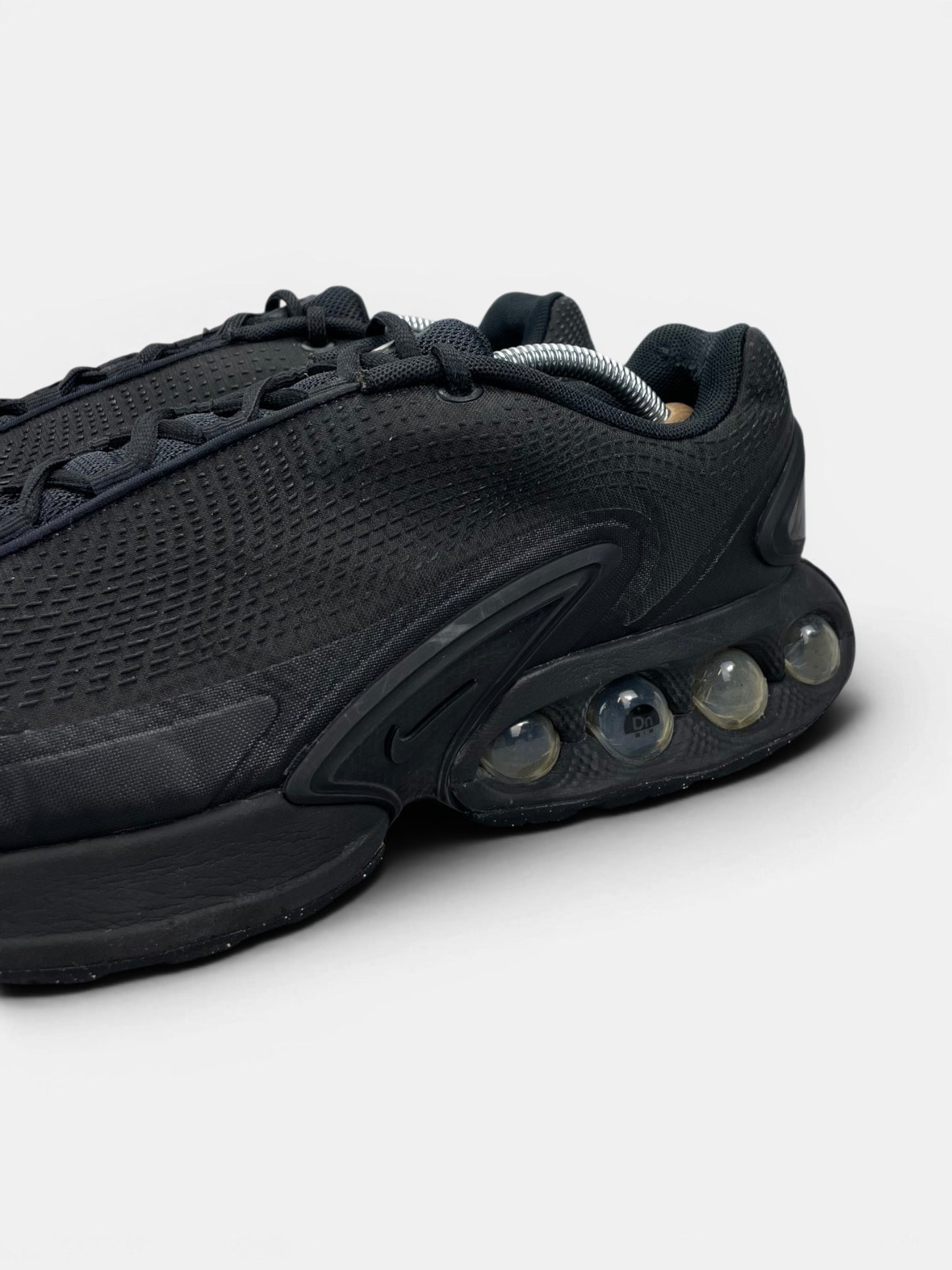 Nike Air Max Dn Black Metallic Grey — buty sportowe męskie w bardzo dobrym stanie rozmiar 45, opcjonalne zdjęcie 1