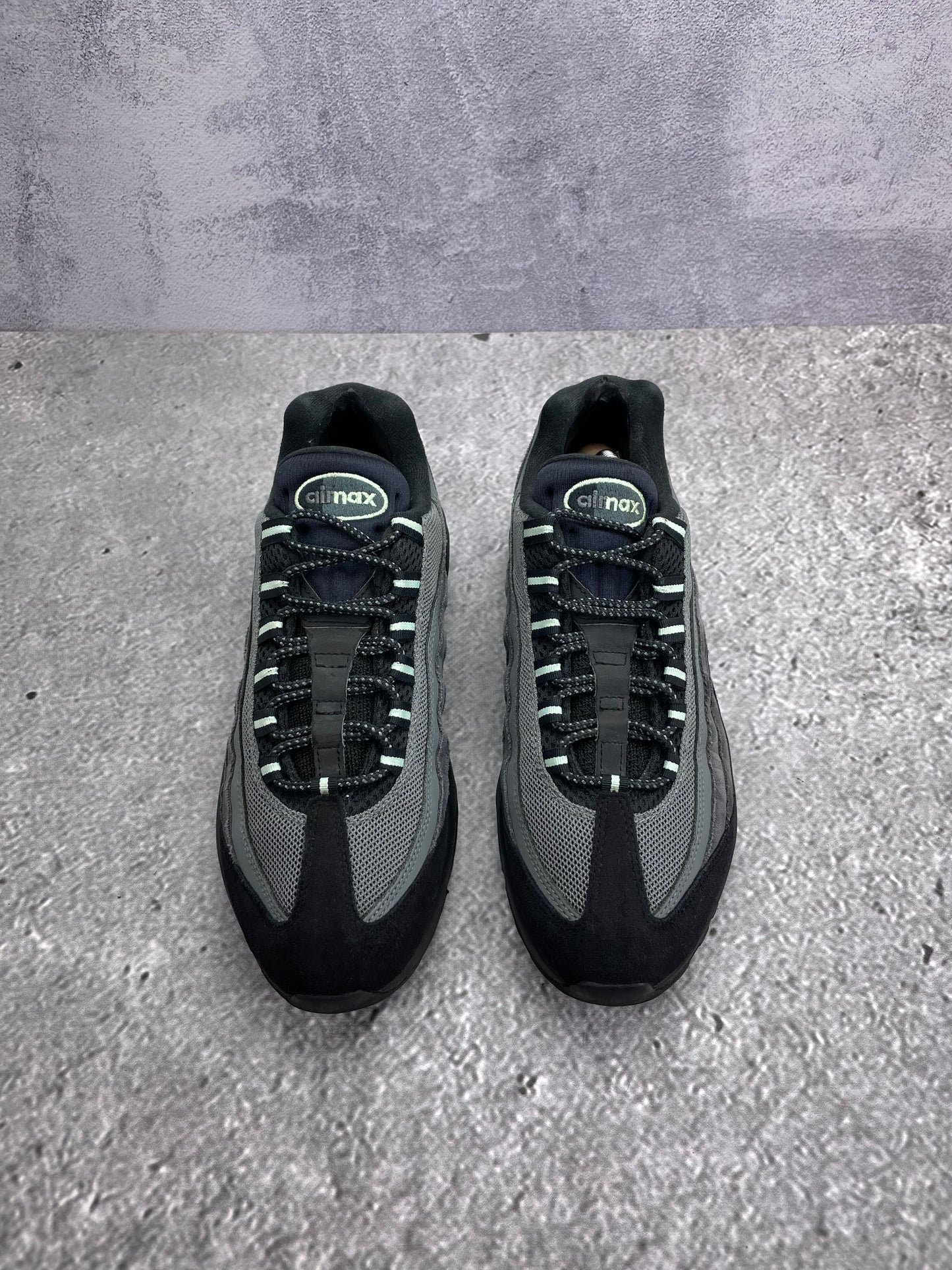 Nike Air Max 95 Vapor Green — buty sportowe męskie w bardzo dobrym stanie rozmiar 42, widok z góry