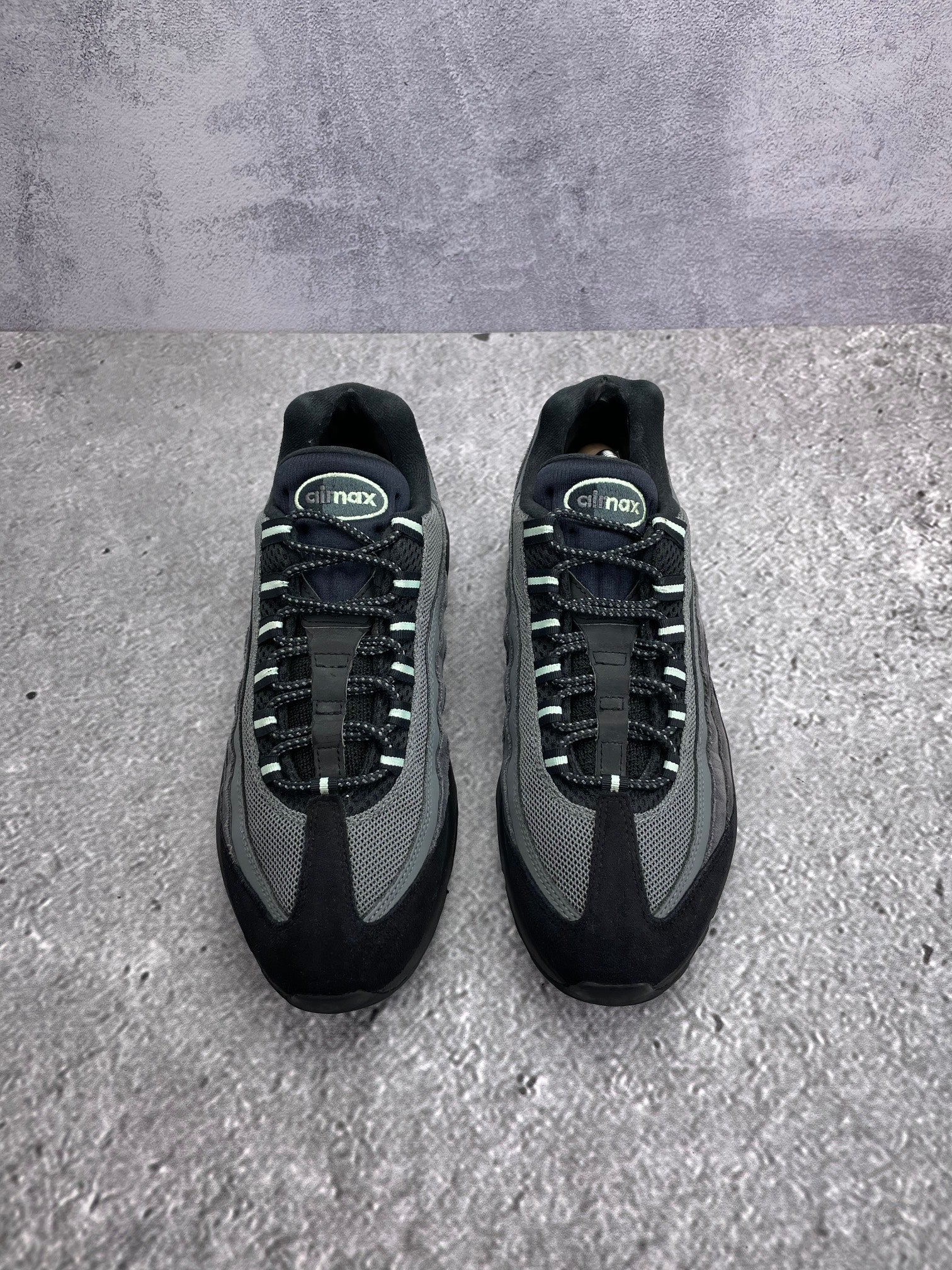 Nike Air Max 95 Vapor Green — buty sportowe męskie w bardzo dobrym stanie rozmiar 42, widok z góry
