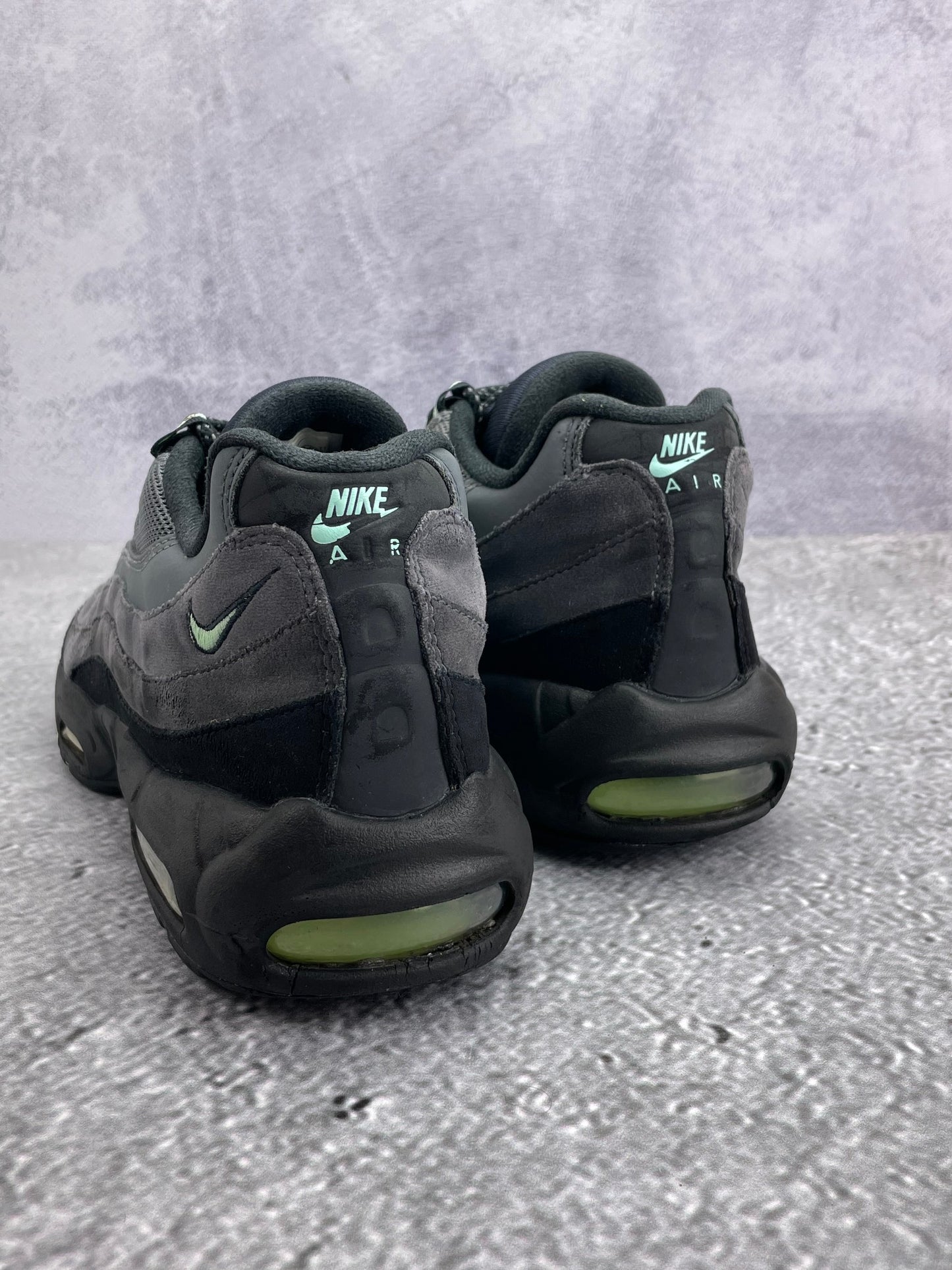Nike Air Max 95 Vapor Green — buty sportowe męskie w bardzo dobrym stanie rozmiar 42, widok z tyłu