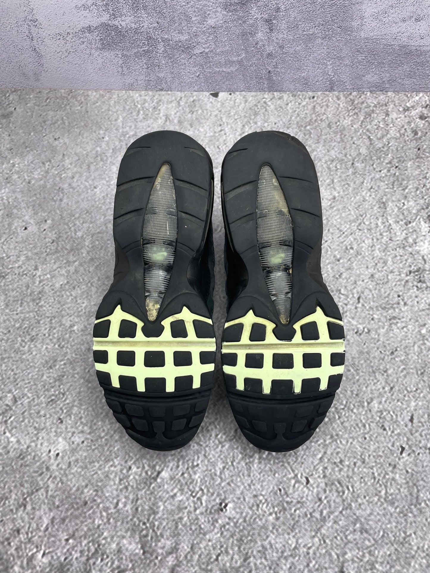 Nike Air Max 95 Vapor Green — buty sportowe męskie w bardzo dobrym stanie rozmiar 42, podeszwa