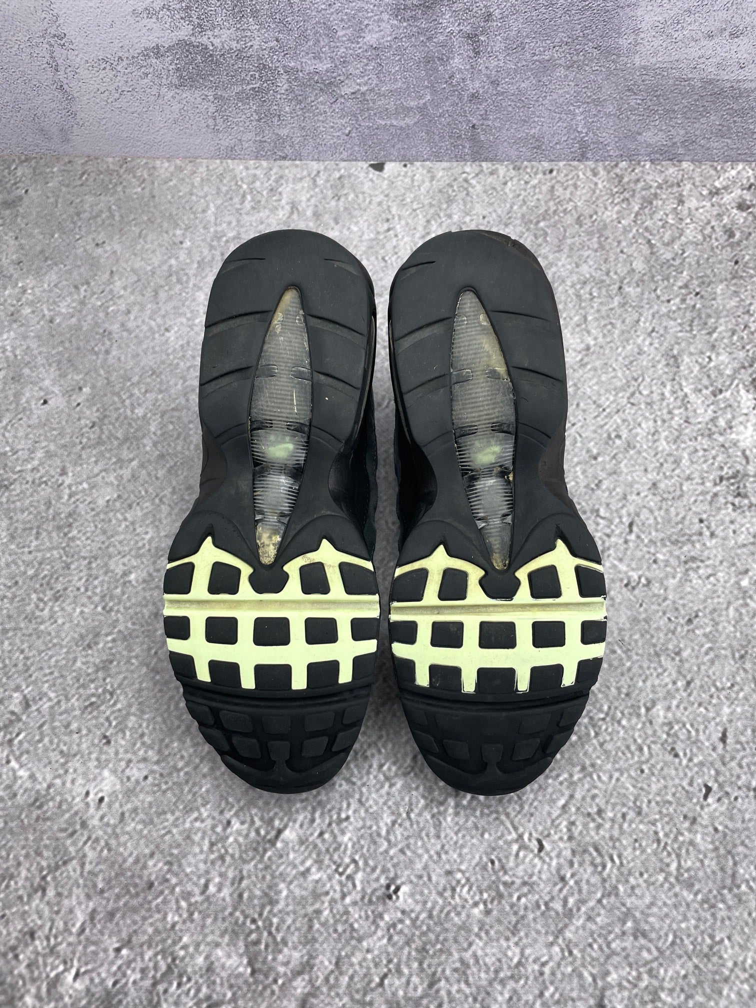 Nike Air Max 95 Vapor Green — buty sportowe męskie w bardzo dobrym stanie rozmiar 42, podeszwa