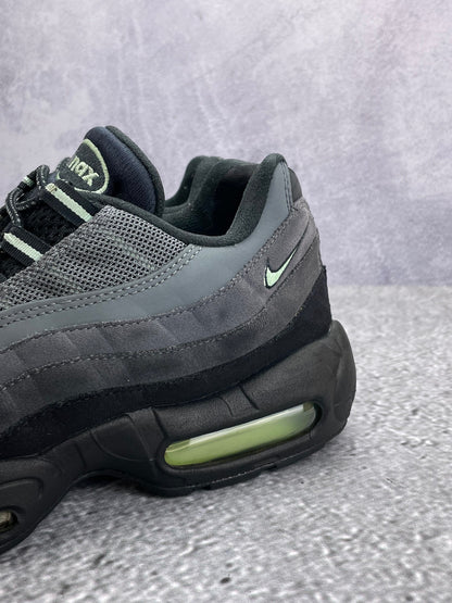 Nike Air Max 95 Vapor Green — buty sportowe męskie w bardzo dobrym stanie rozmiar 42, opcjonalne zdjęcie 1